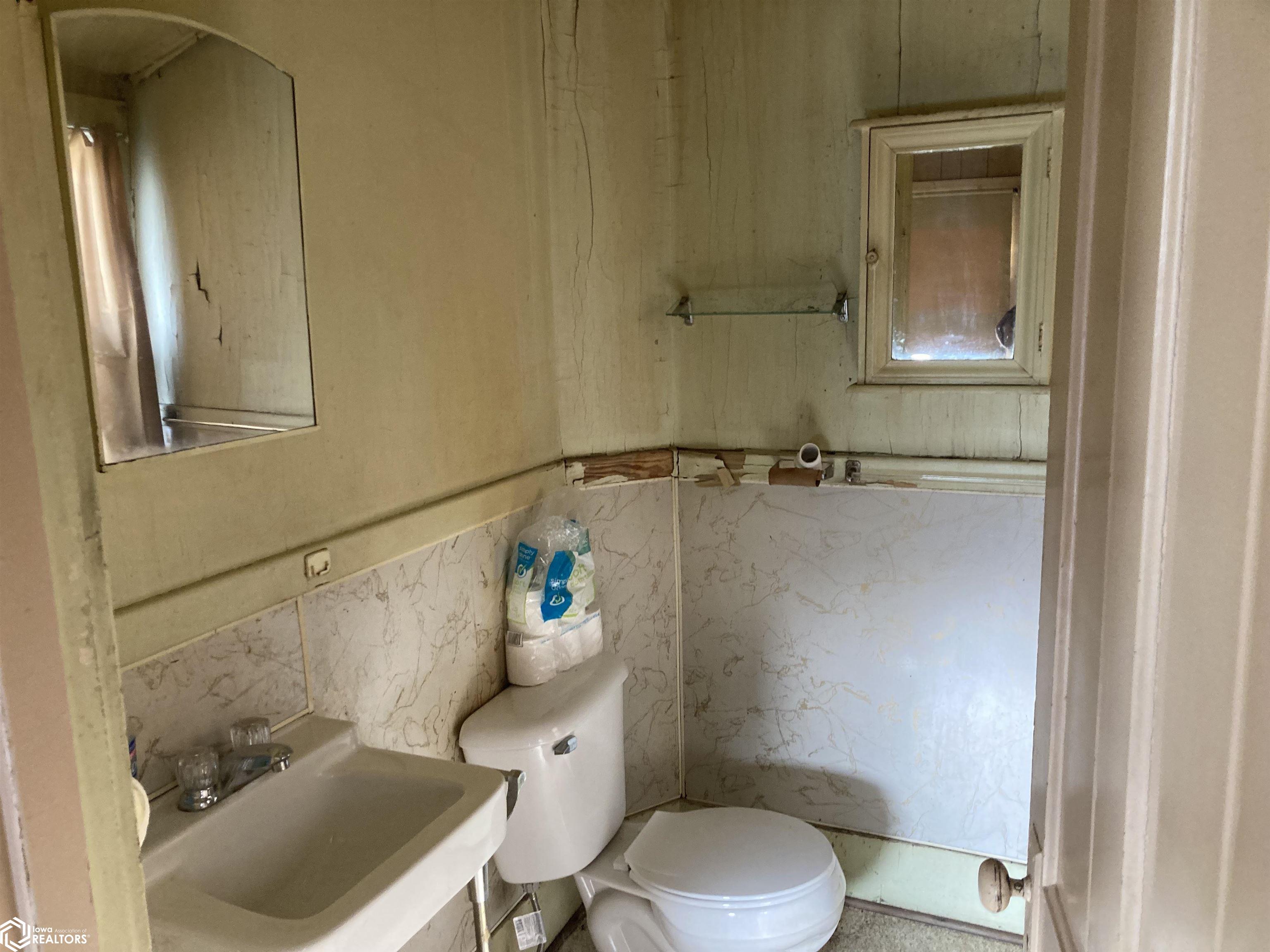 1417 Mount Pleasant Street, Burlington, Iowa image 9