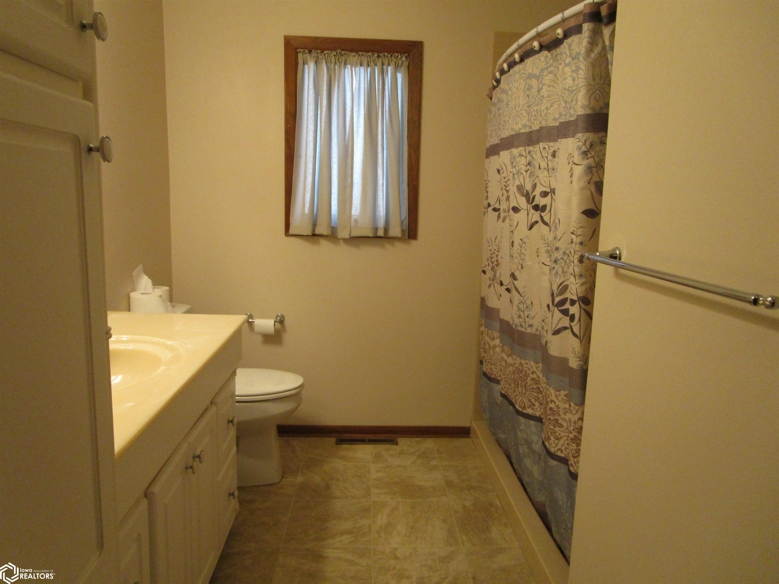 2503 Sunset, Iowa Falls, Iowa image 21