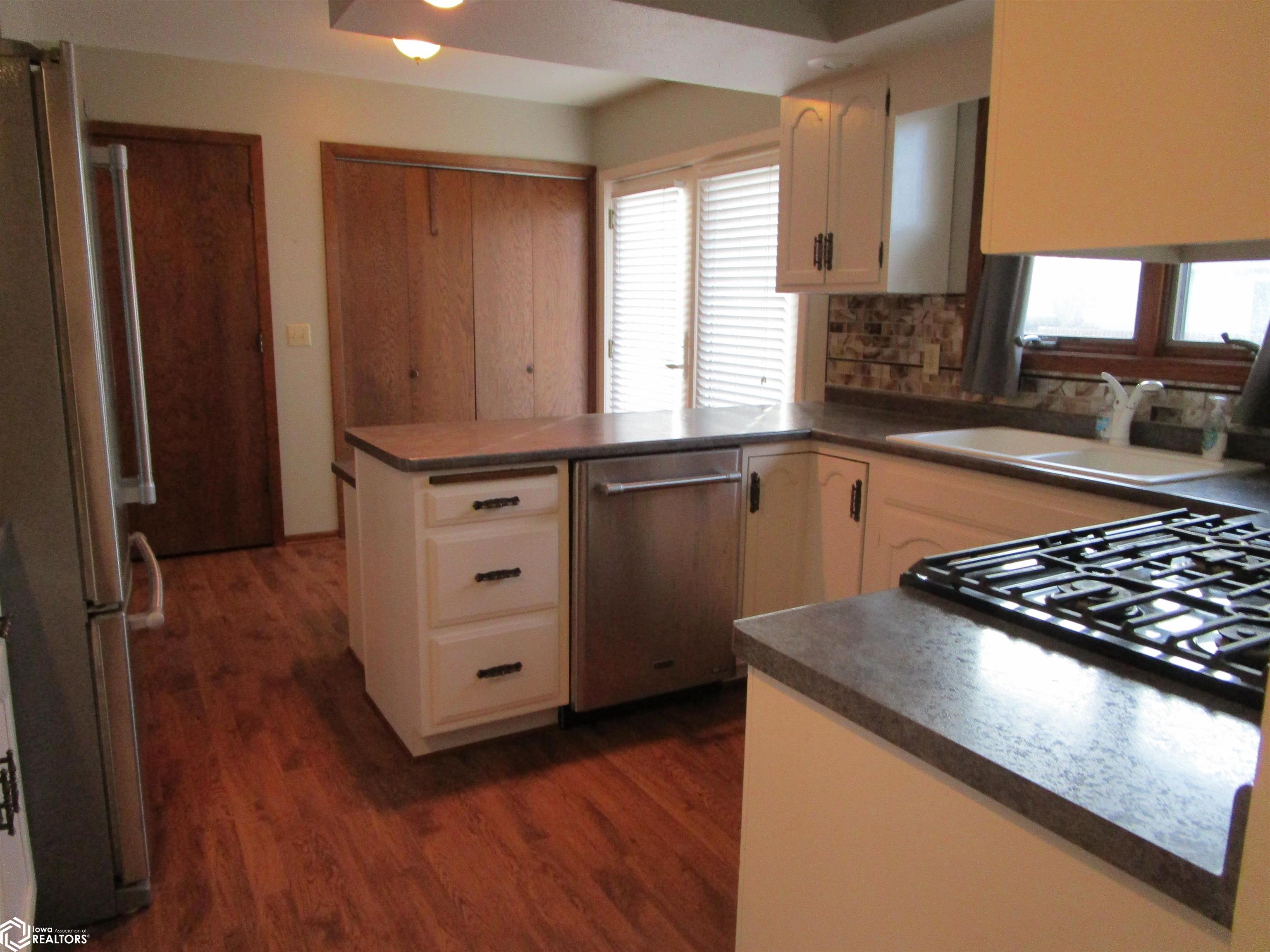 2503 Sunset, Iowa Falls, Iowa image 5