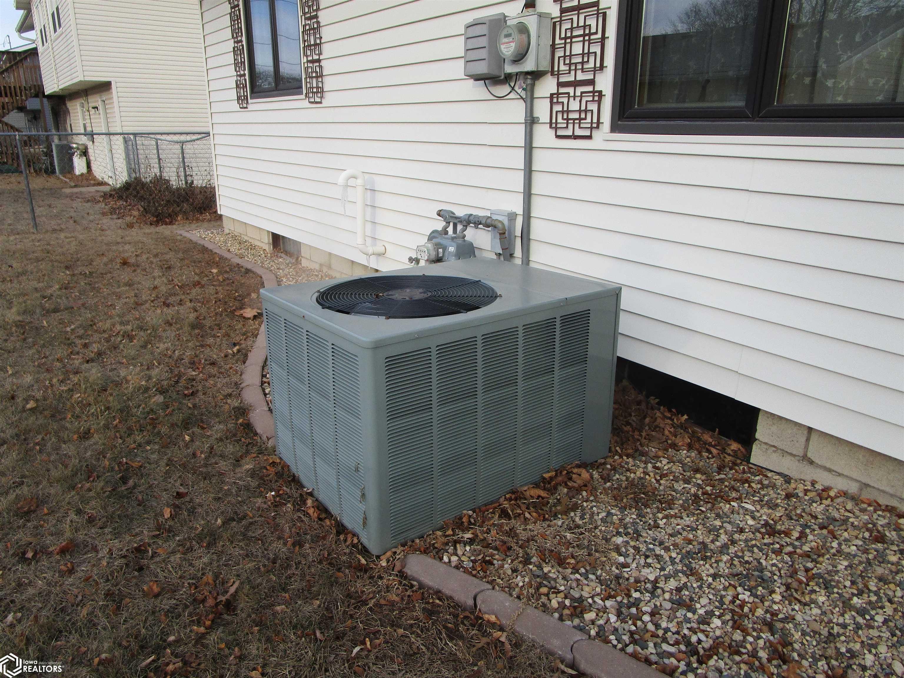 2503 Sunset, Iowa Falls, Iowa image 37