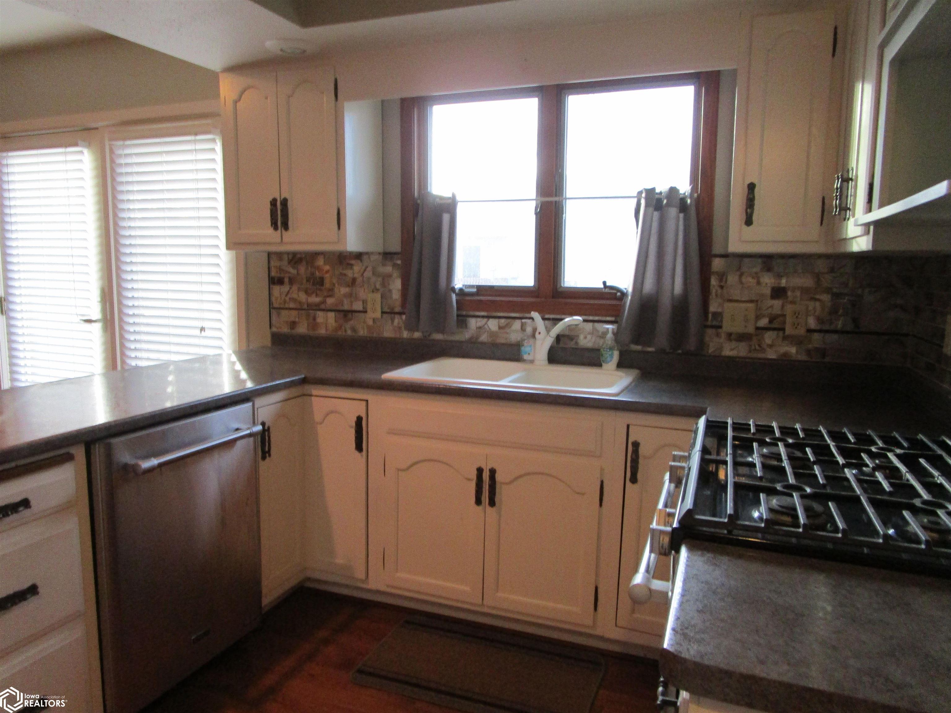 2503 Sunset, Iowa Falls, Iowa image 6
