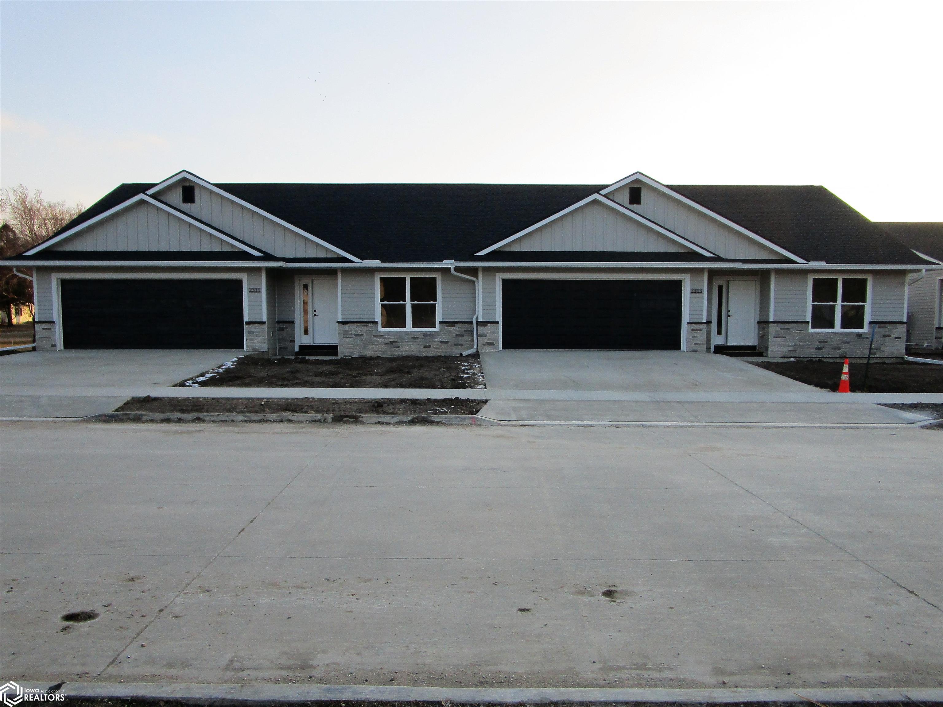2313 Heritage Lane, Iowa Falls, Iowa image 2