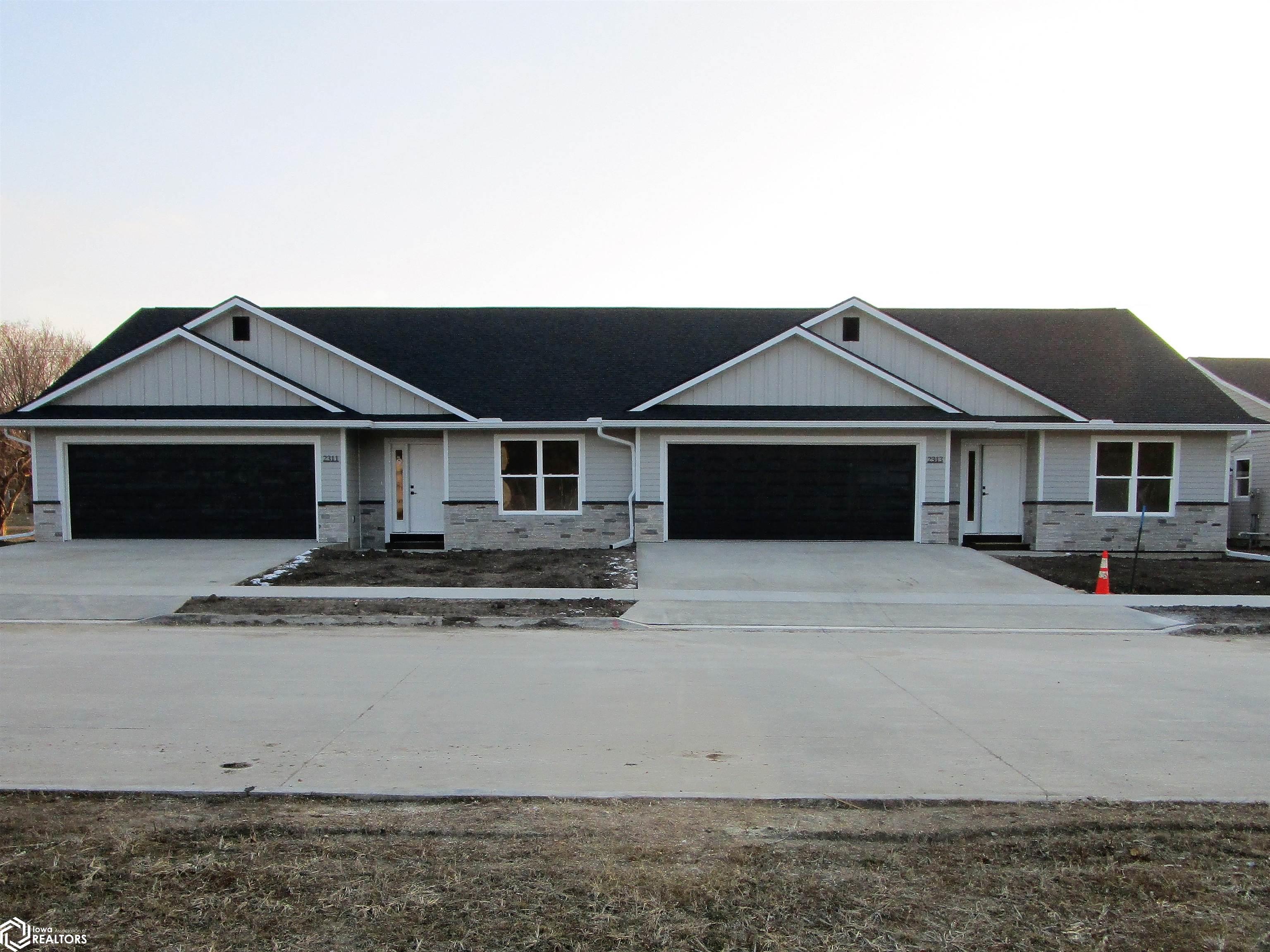 2311 Heritage Lane, Iowa Falls, Iowa image 2