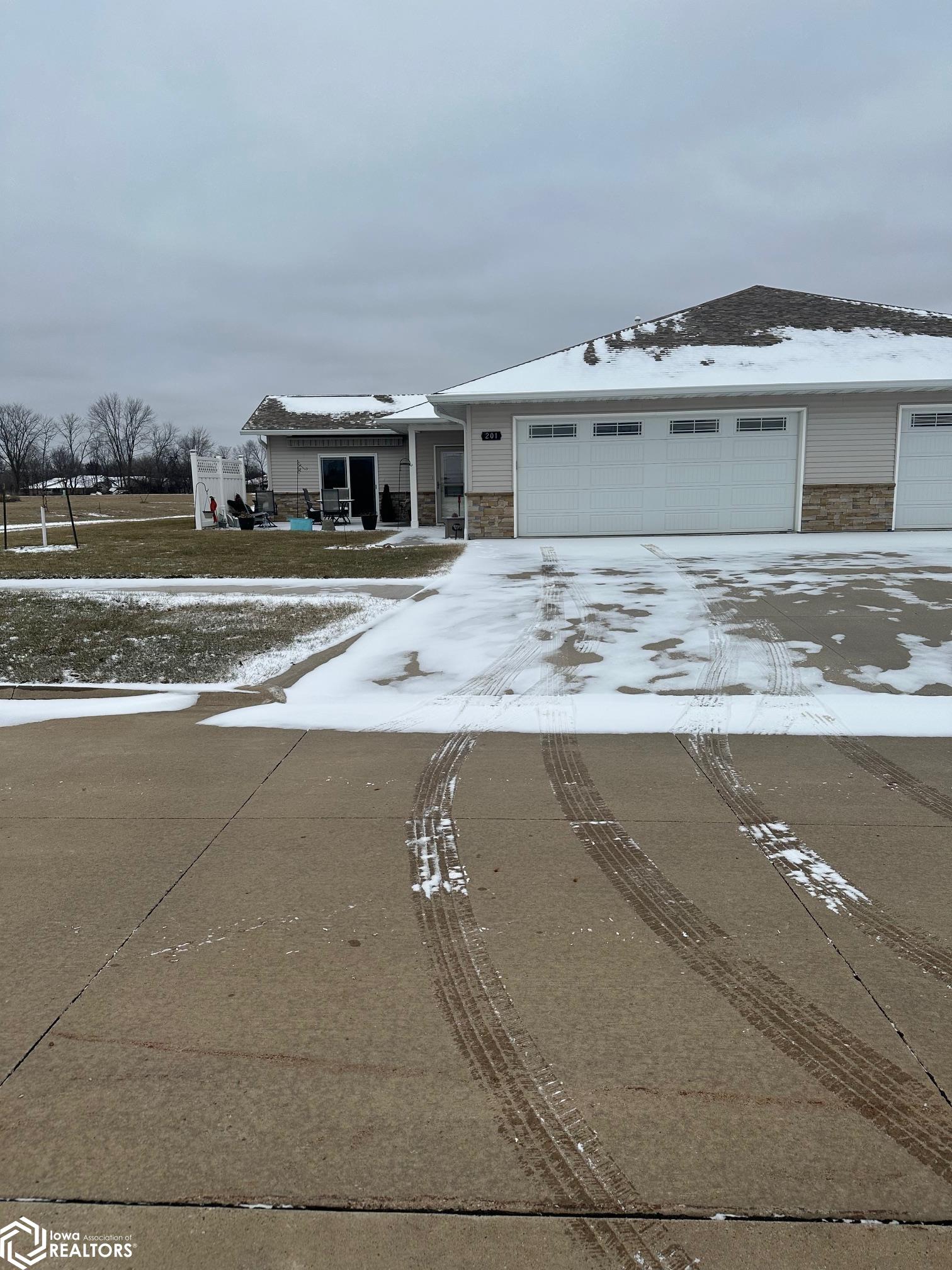 201 E Lincoln Ave, Fairfield, Iowa image 2