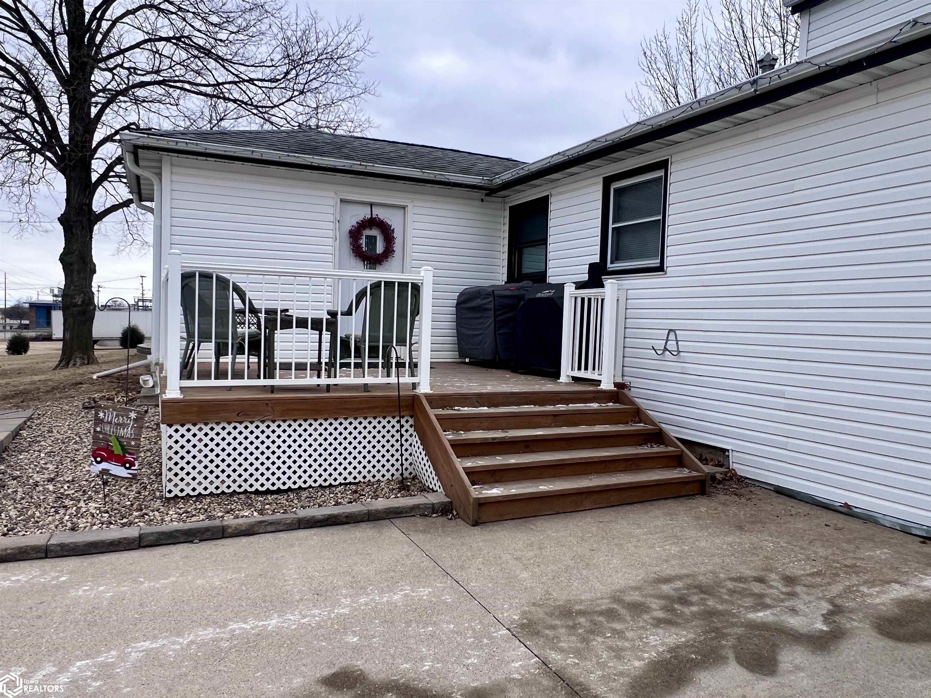 2117 15th Avenue, Eldora, Iowa image 2