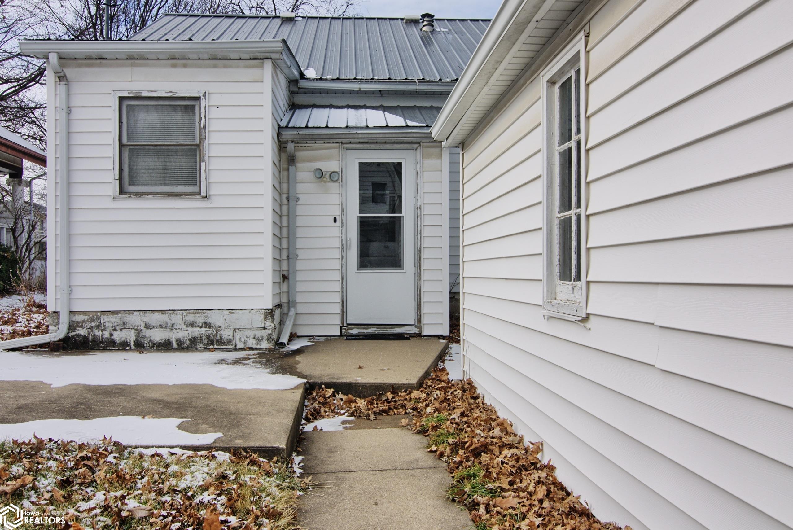 1007 S Main Street, Fairfield, Iowa image 2