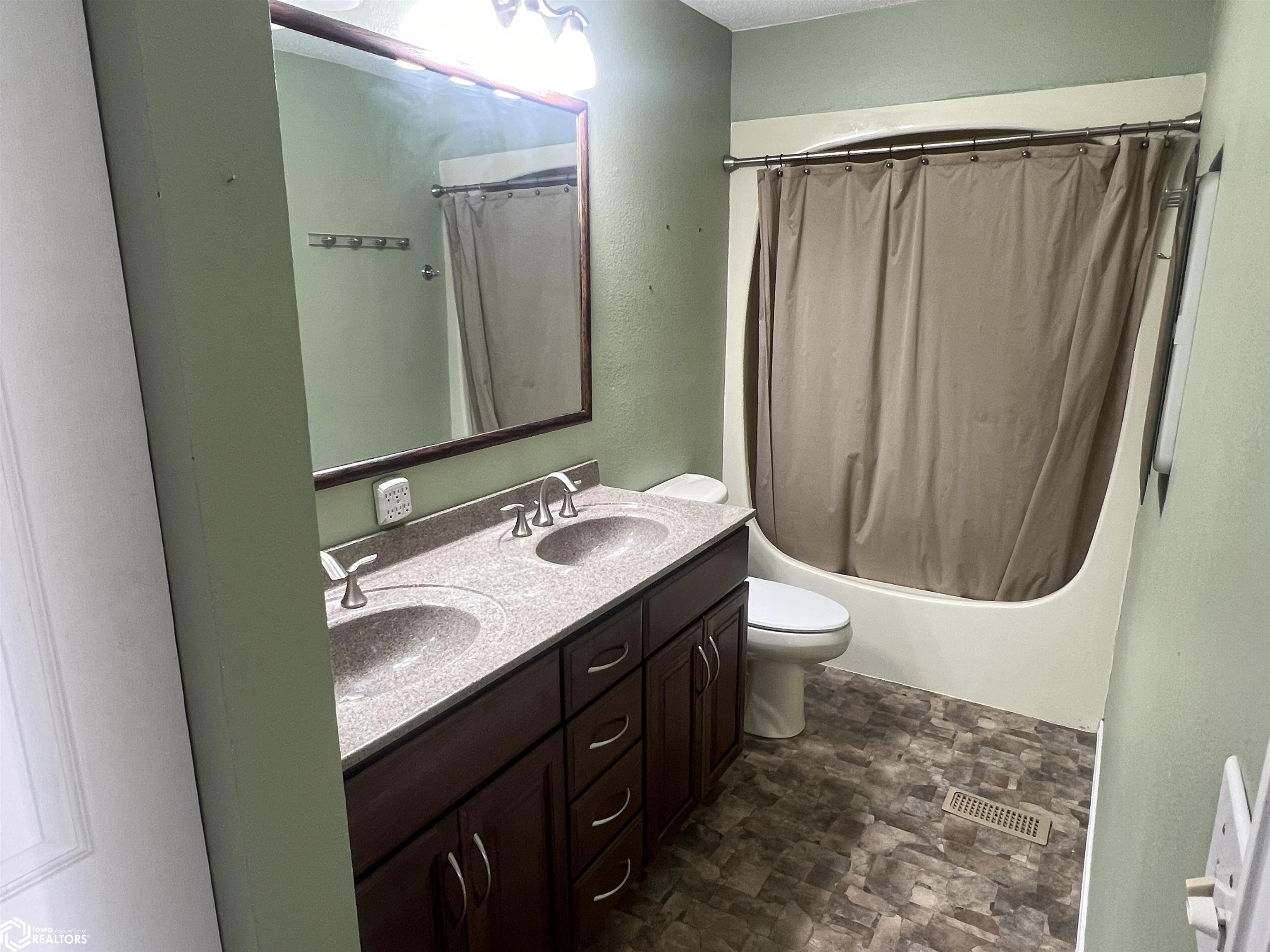 701 E Lowe Avenue #211, Fairfield, Iowa image 11