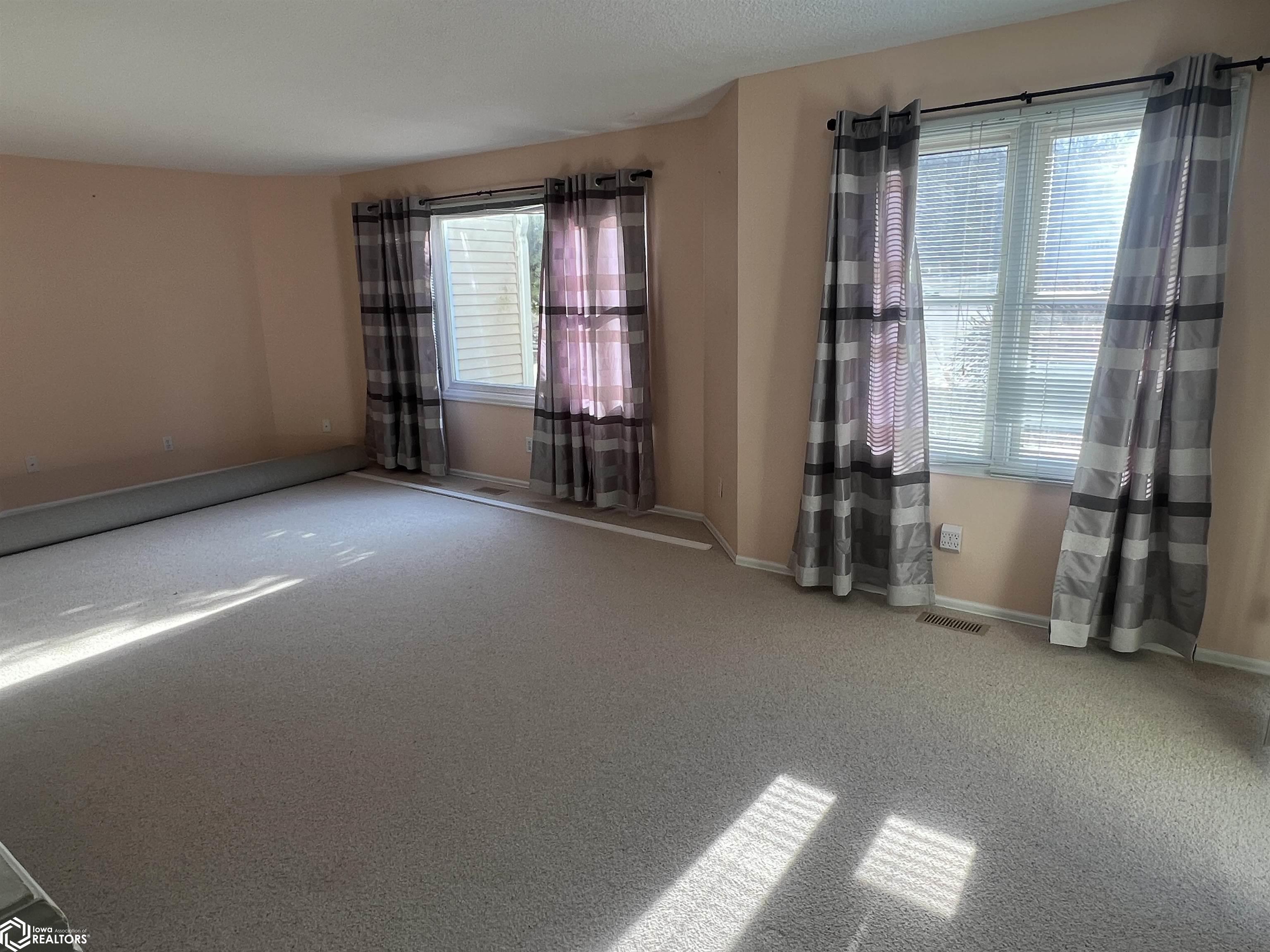 701 E Lowe Avenue #211, Fairfield, Iowa image 4