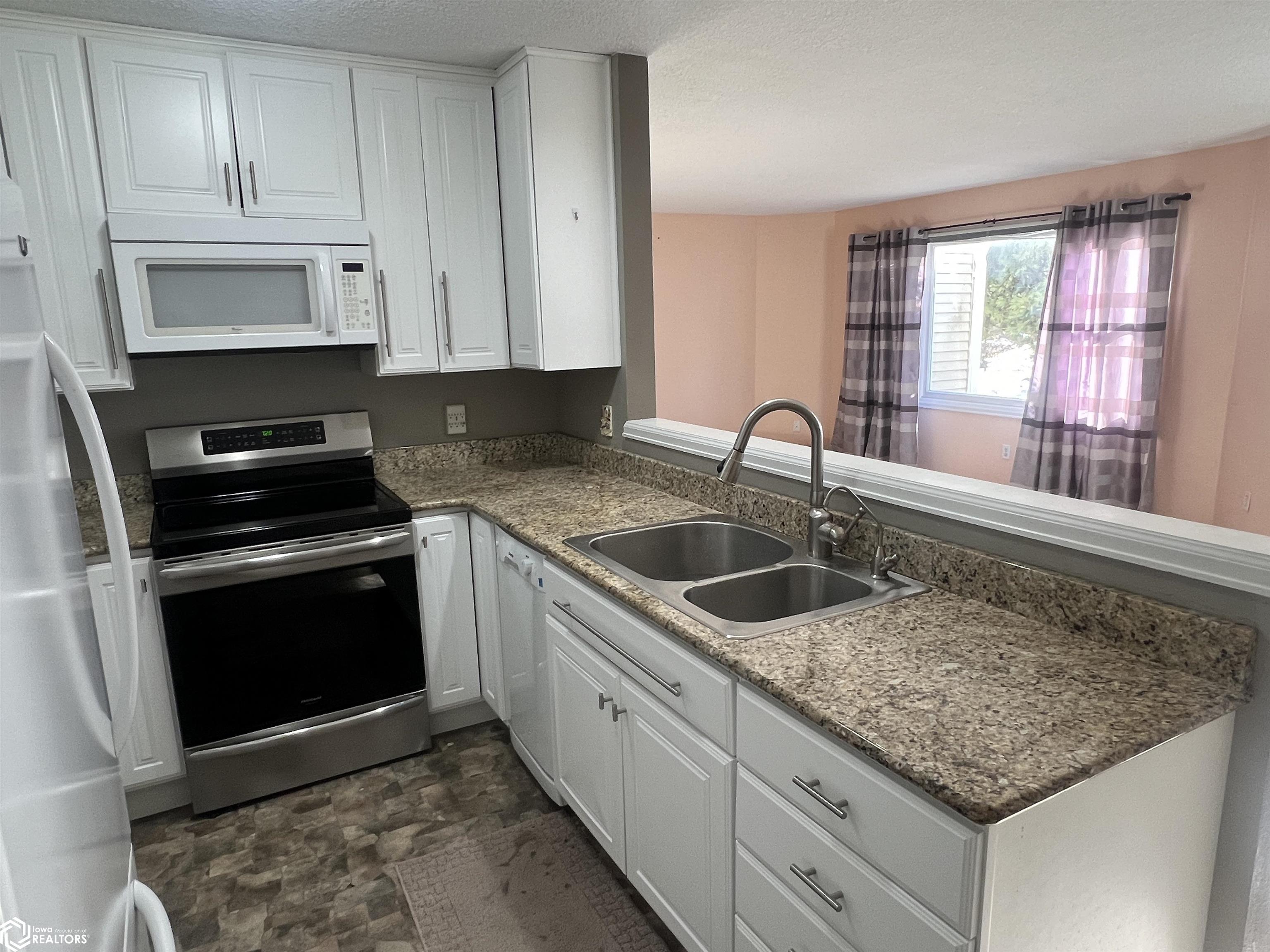 701 E Lowe Avenue #211, Fairfield, Iowa image 9