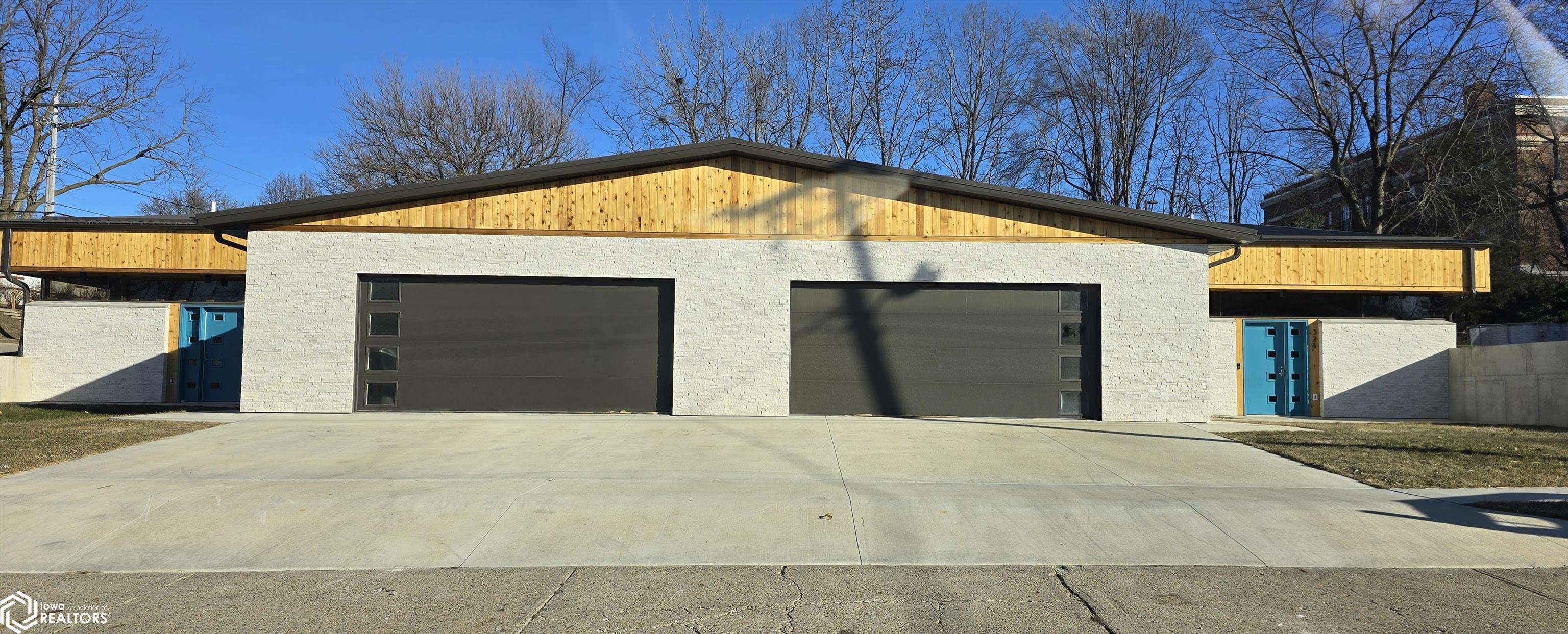328 N 6th Street, Oskaloosa, Iowa image 1