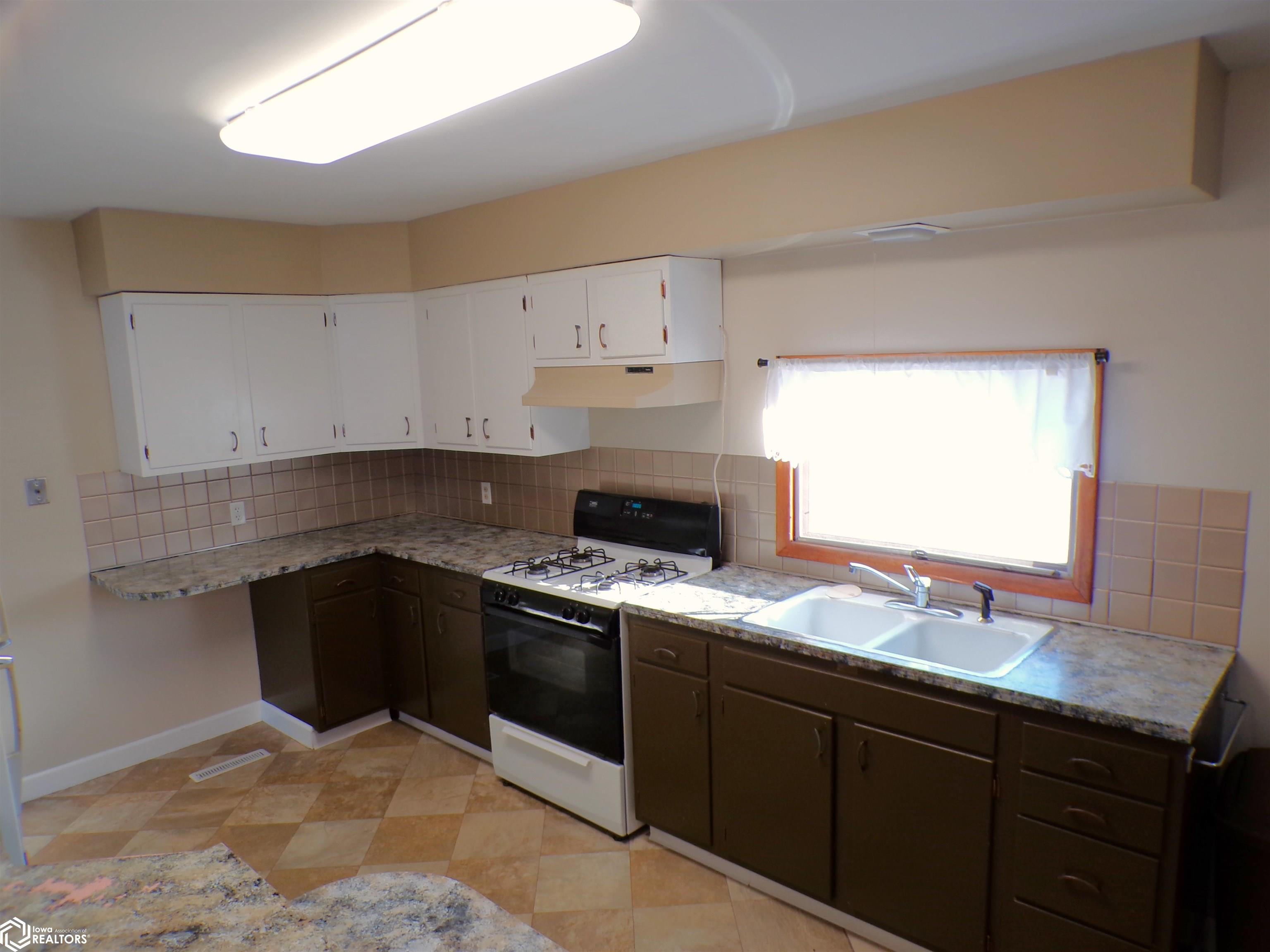 111 N 22nd Street, Marshalltown, Iowa image 13