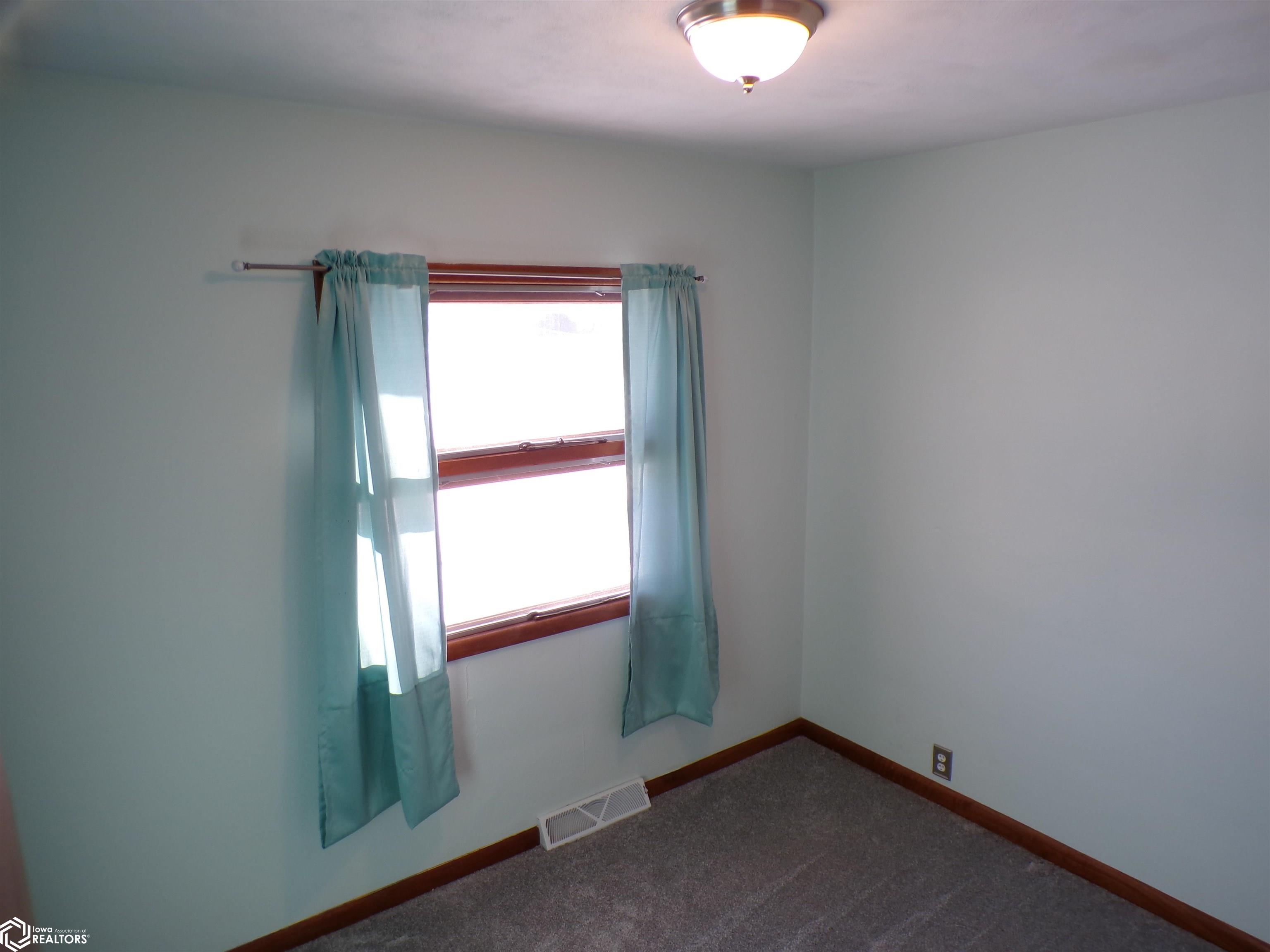 111 N 22nd Street, Marshalltown, Iowa image 18