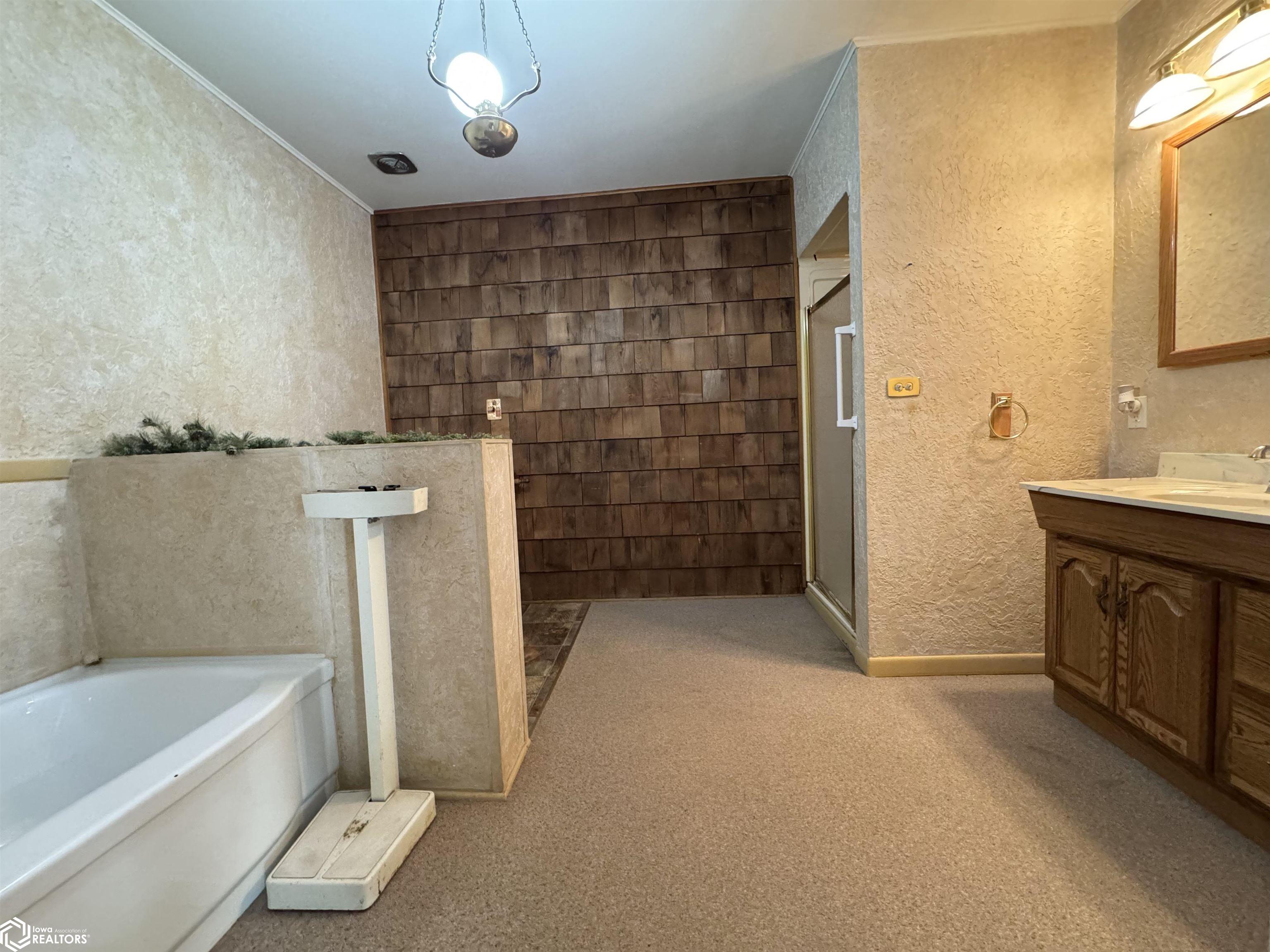 2550 Inkpaduta Avenue, Webster City, Iowa image 10