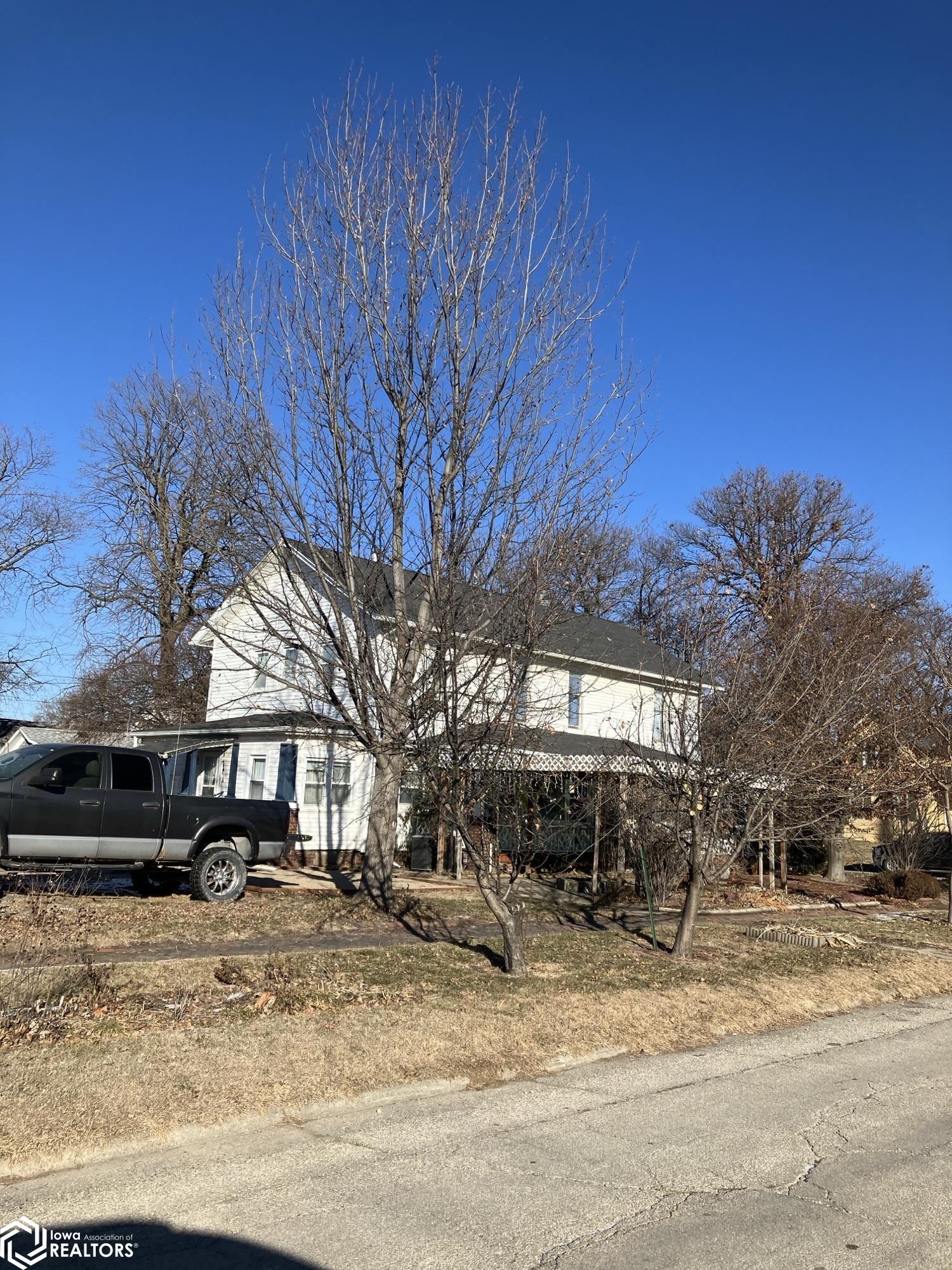 300 N Vine Street, Creston, Iowa image 2