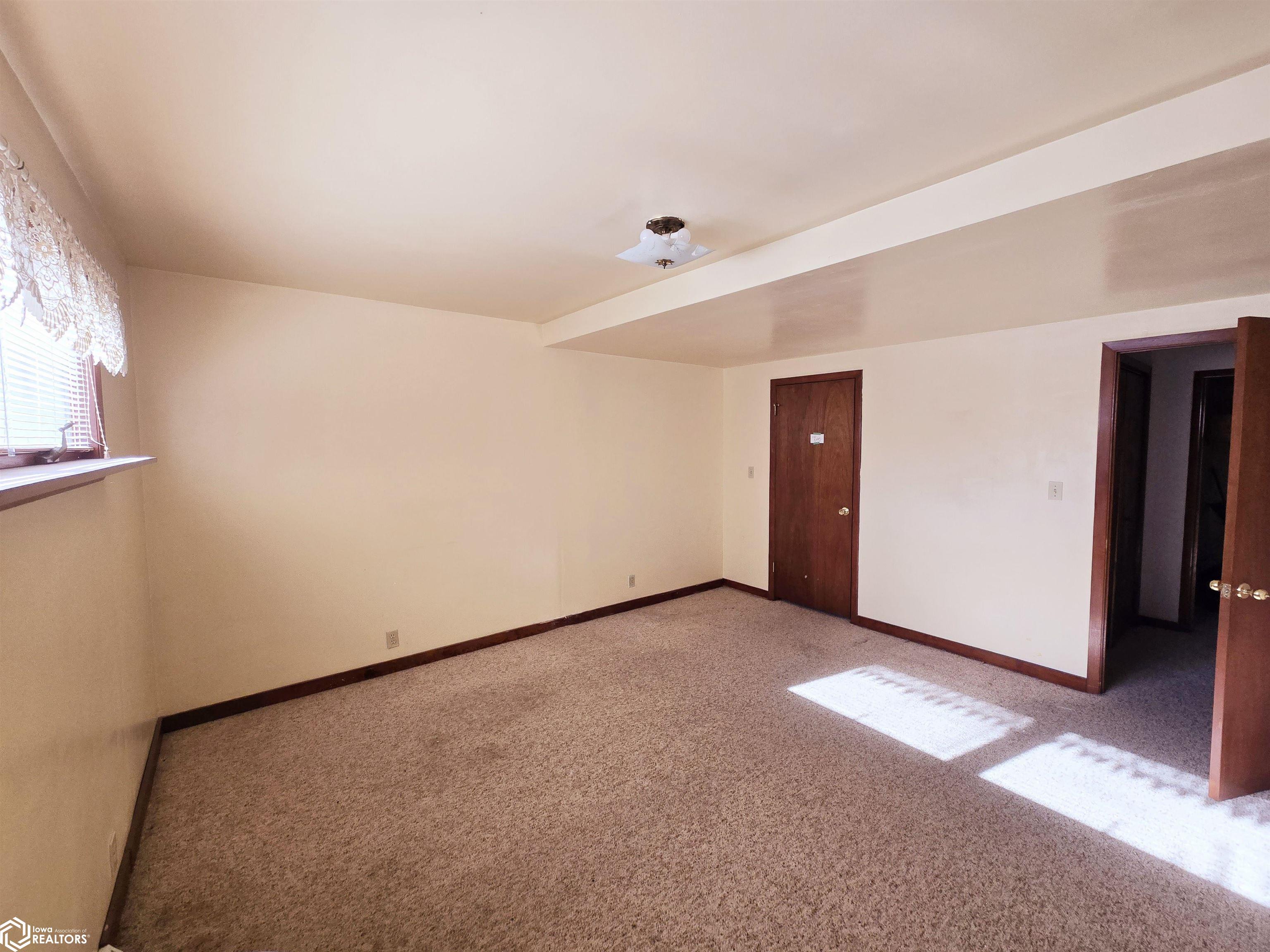 1435 33rd Street, Fort Madison, Iowa image 8