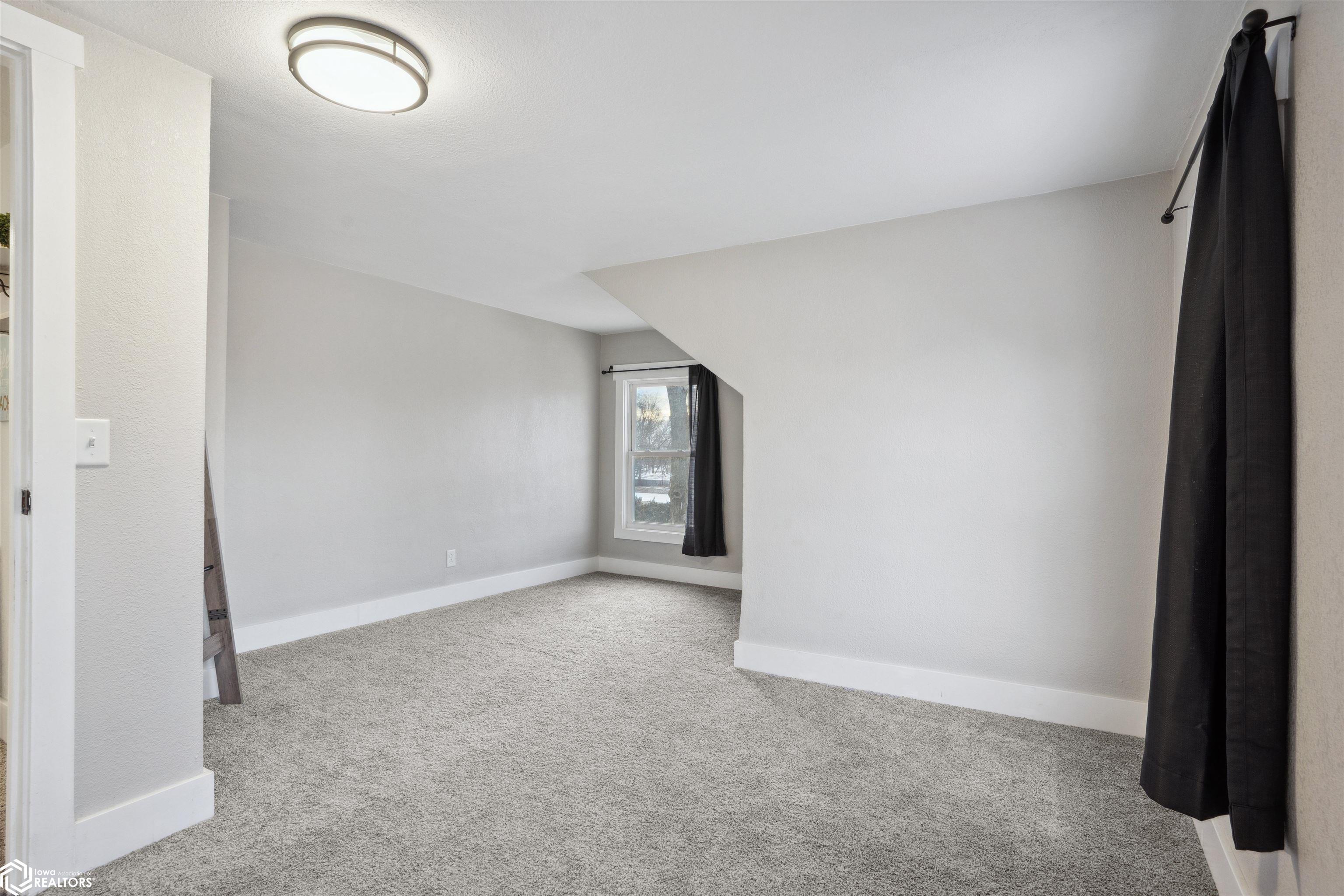 301 N Lafayette Street, Mount Pleasant, Iowa image 19