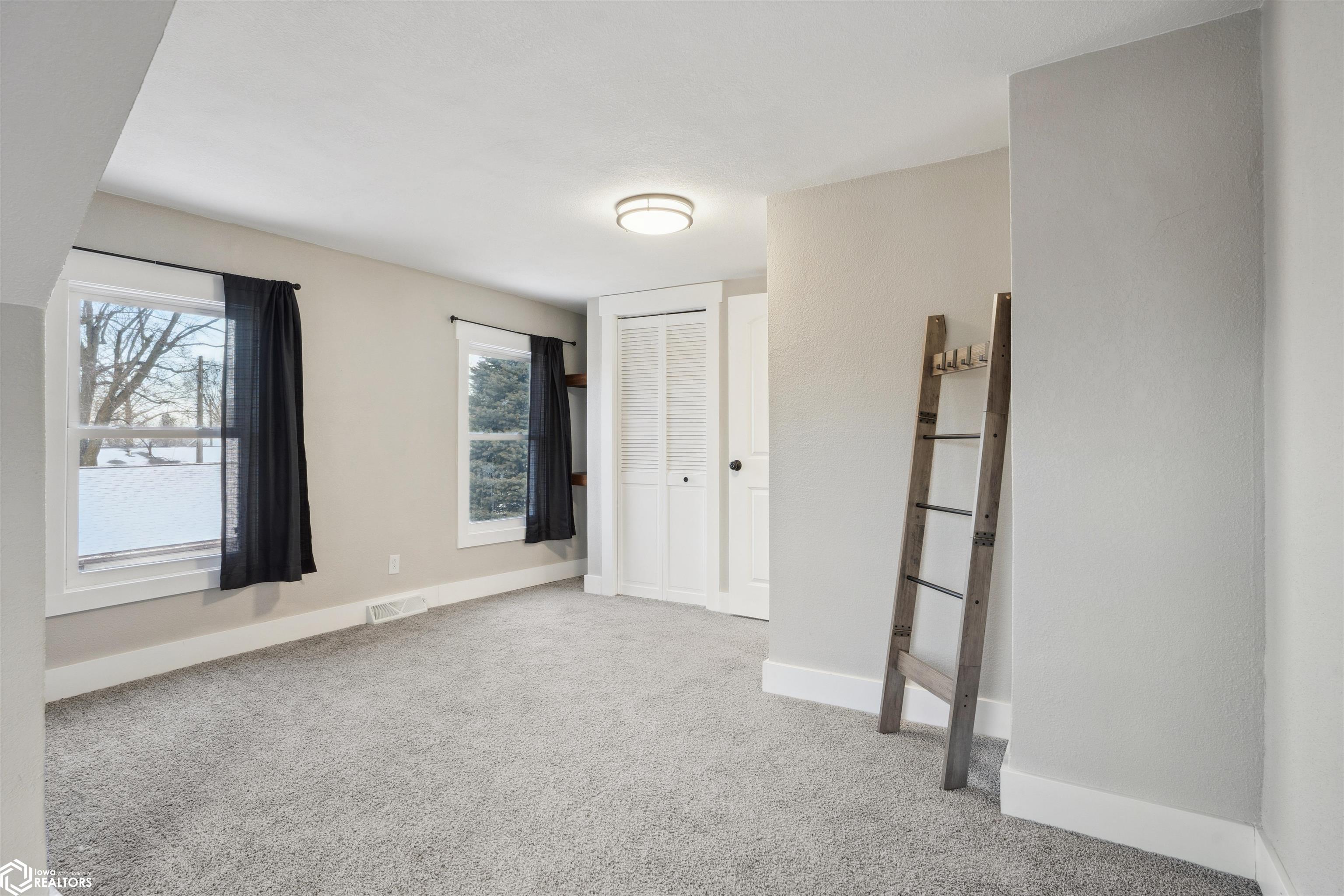 301 N Lafayette Street, Mount Pleasant, Iowa image 20