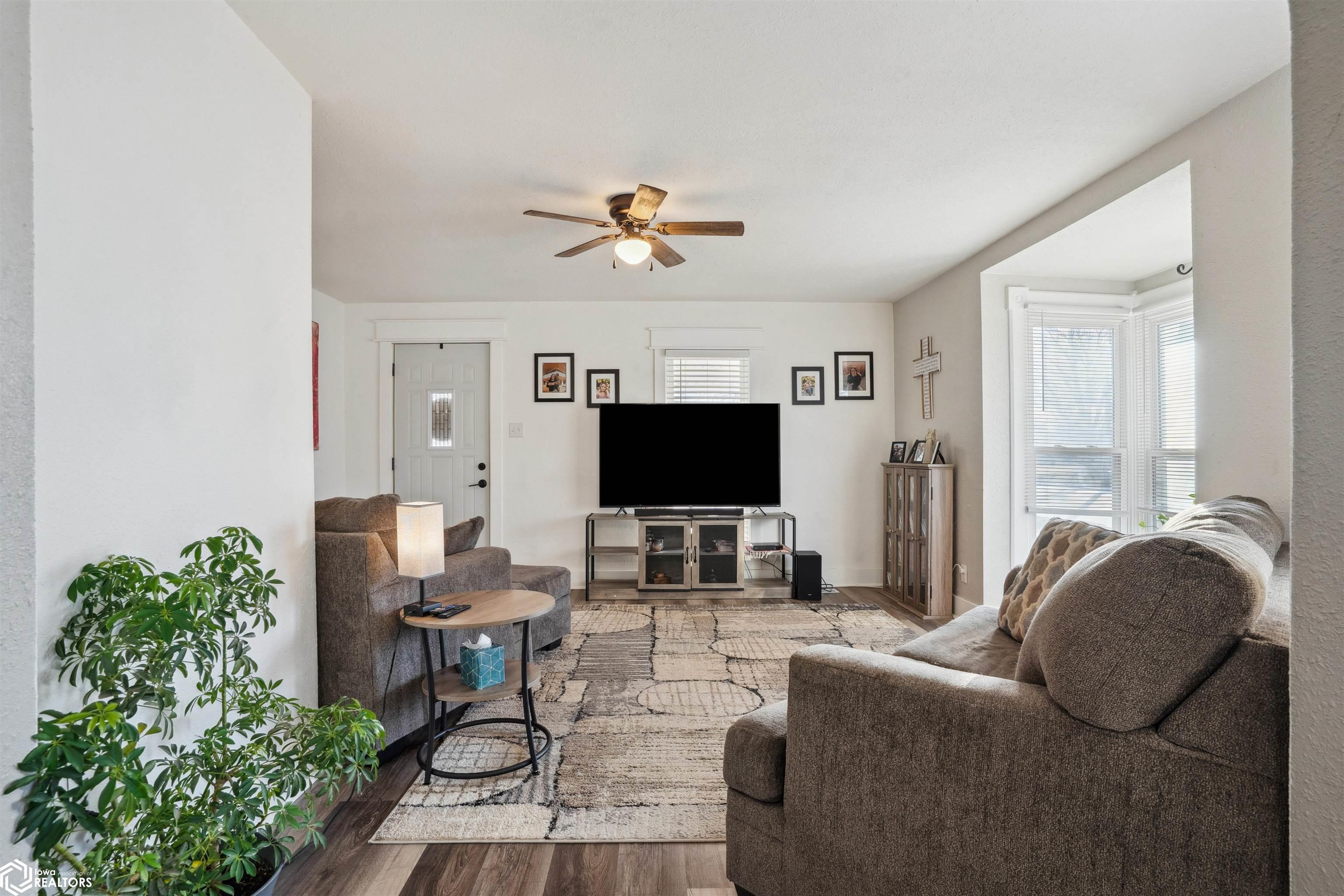 301 N Lafayette Street, Mount Pleasant, Iowa image 4