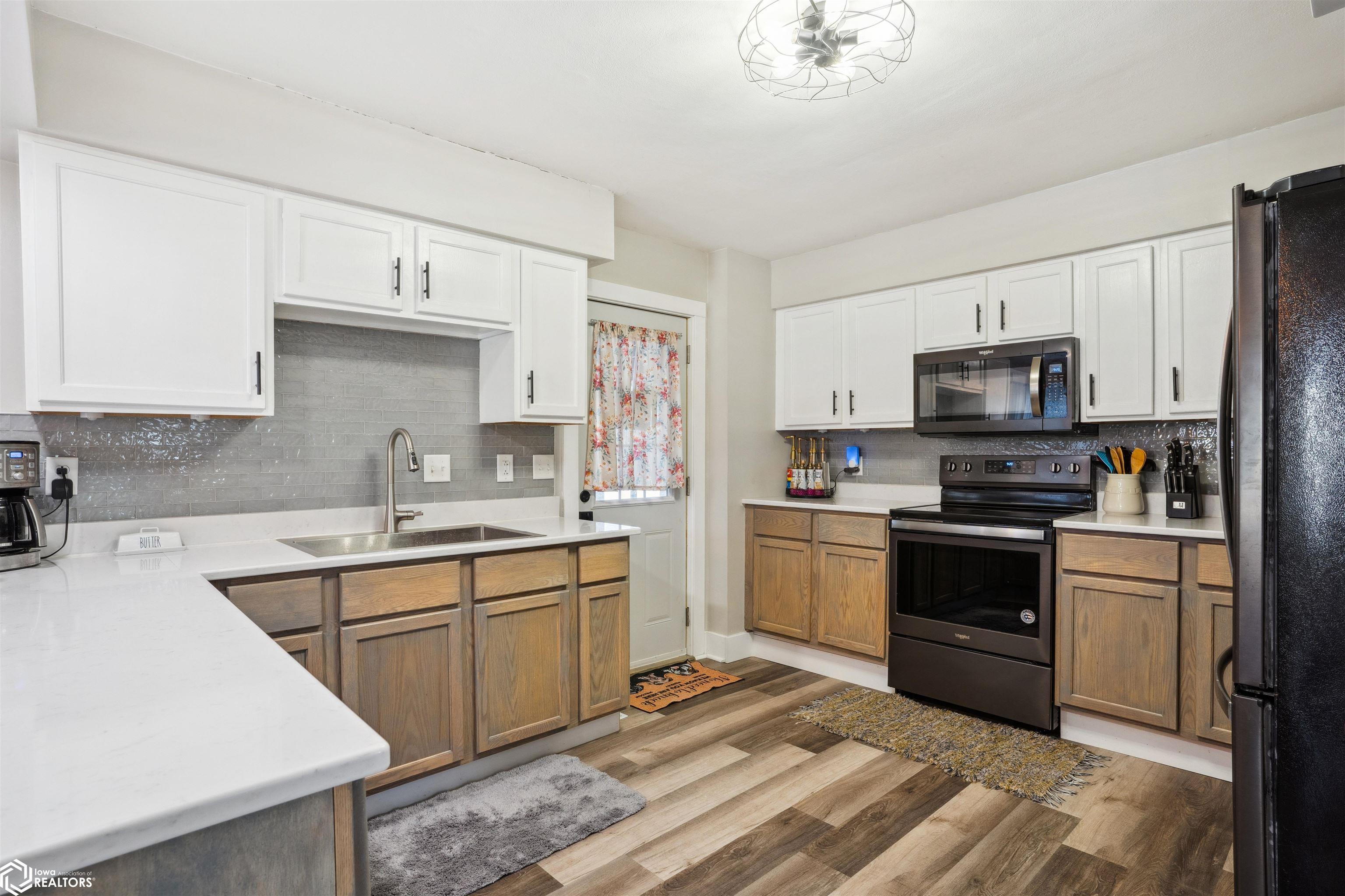 301 N Lafayette Street, Mount Pleasant, Iowa image 9