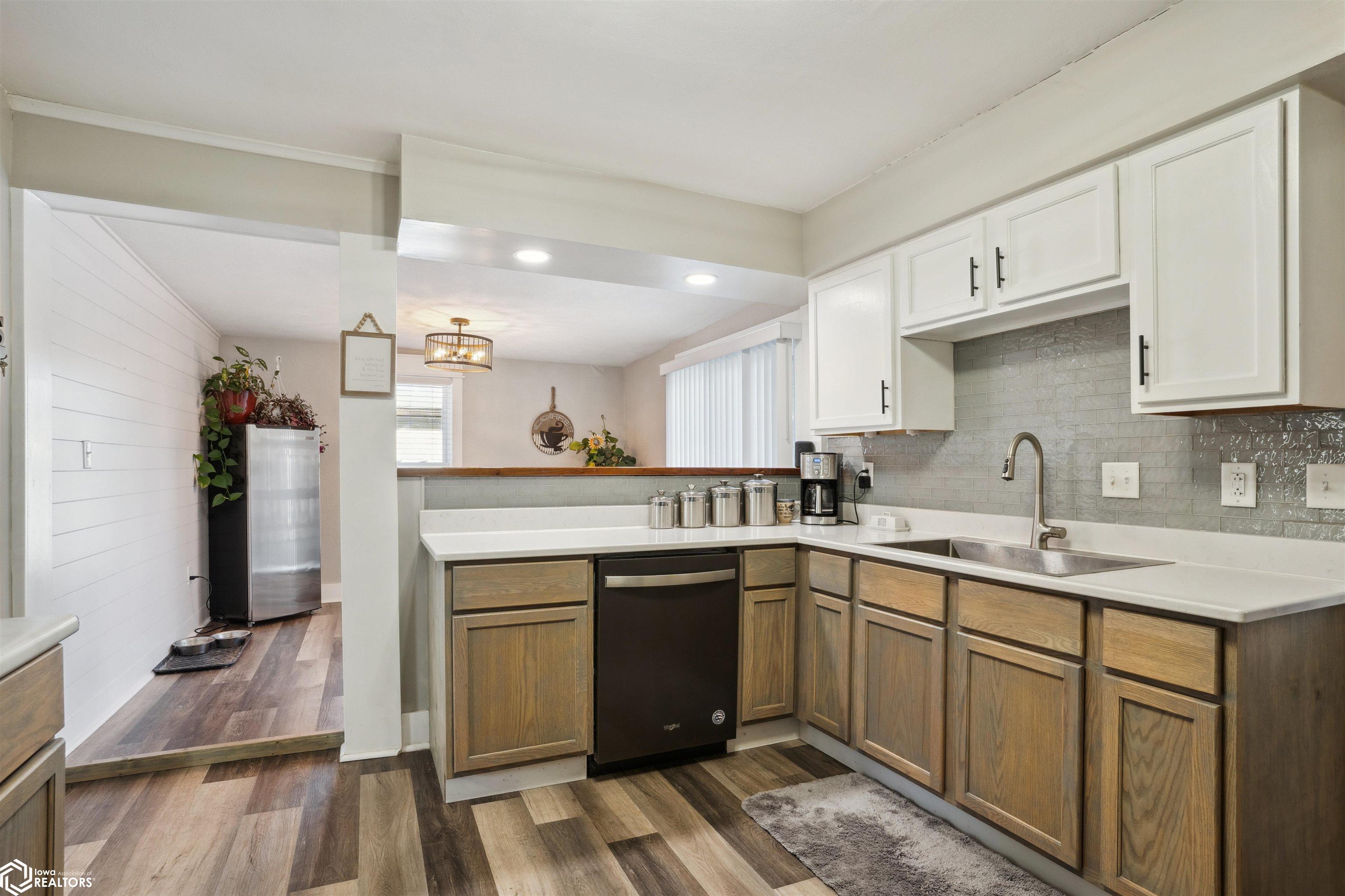 301 N Lafayette Street, Mount Pleasant, Iowa image 10