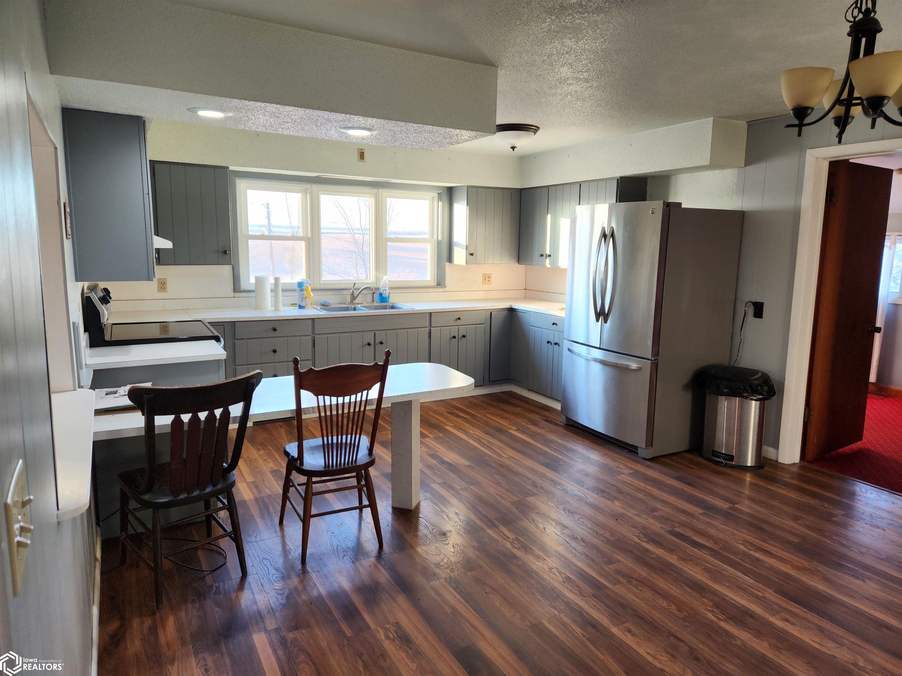 3298 C Avenue, Montour, Iowa image 2
