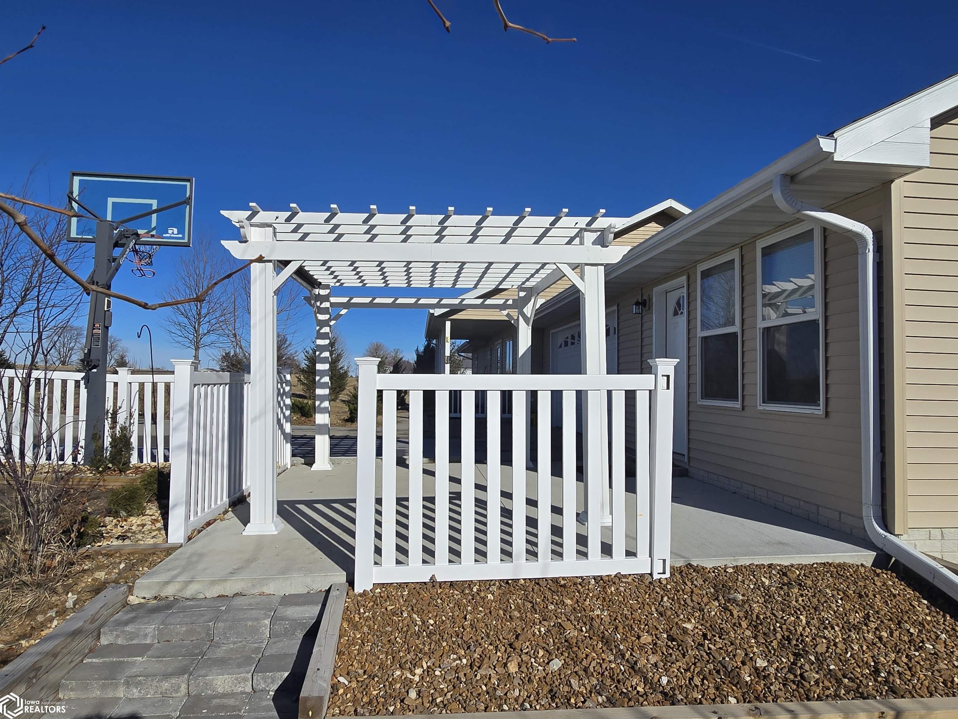 1690 Dogwood Avenue, Creston, Iowa image 3