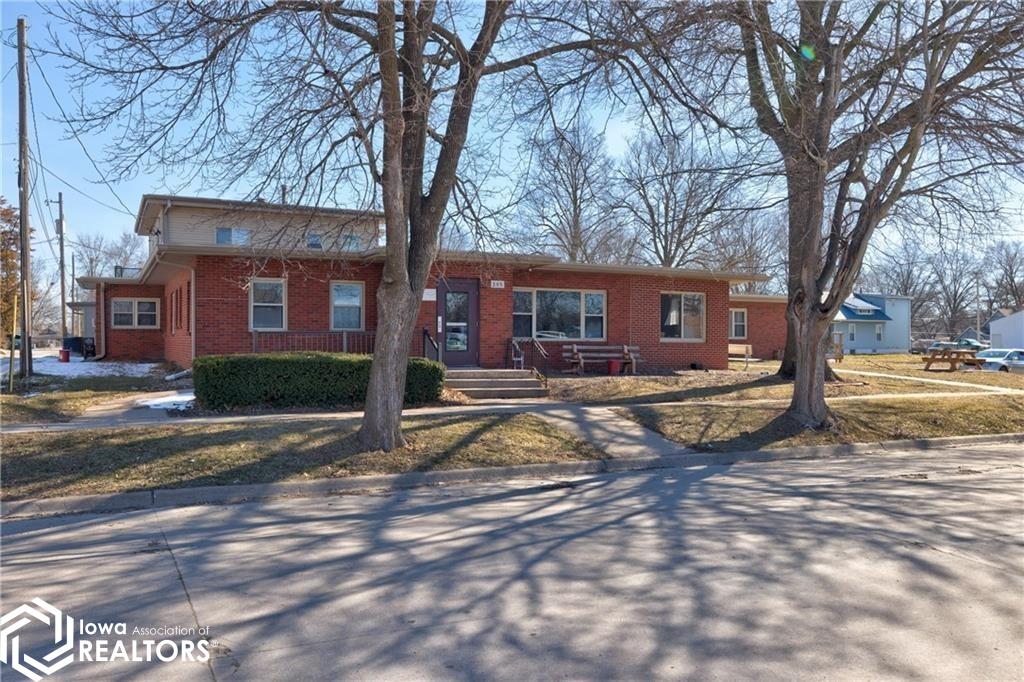 205 N Iowa Street, Knoxville, Iowa image 2