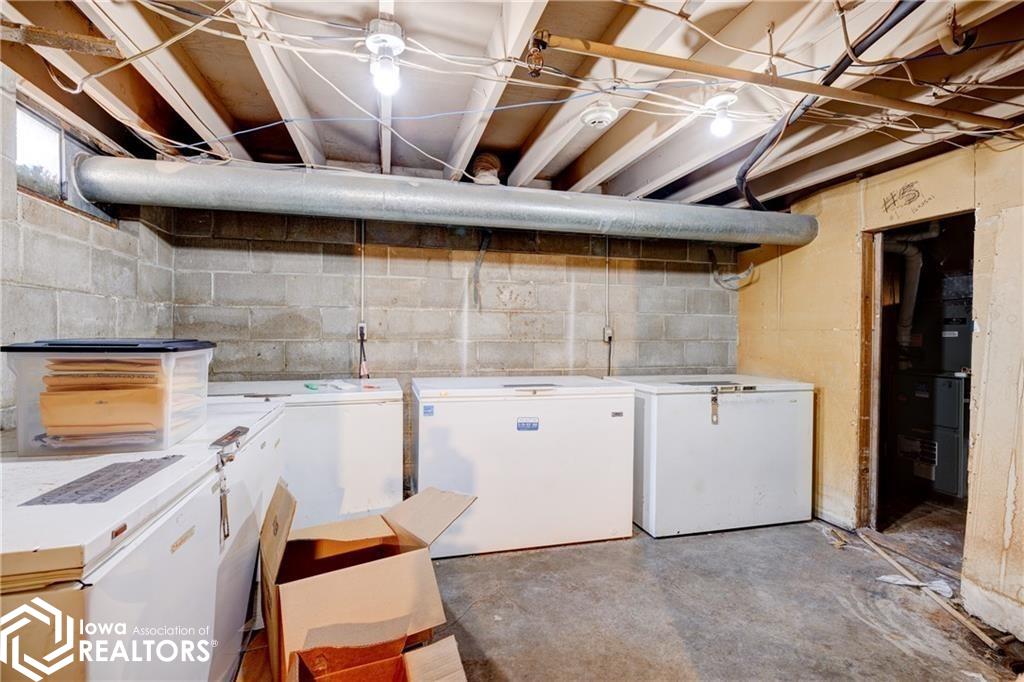 205 N Iowa Street, Knoxville, Iowa image 15