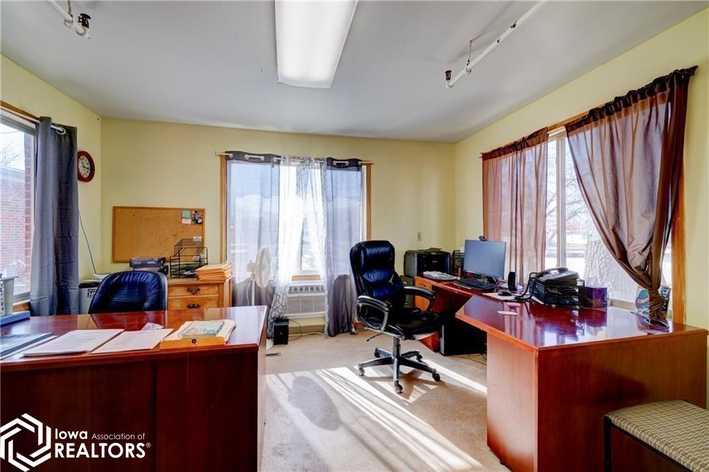 205 N Iowa Street, Knoxville, Iowa image 3