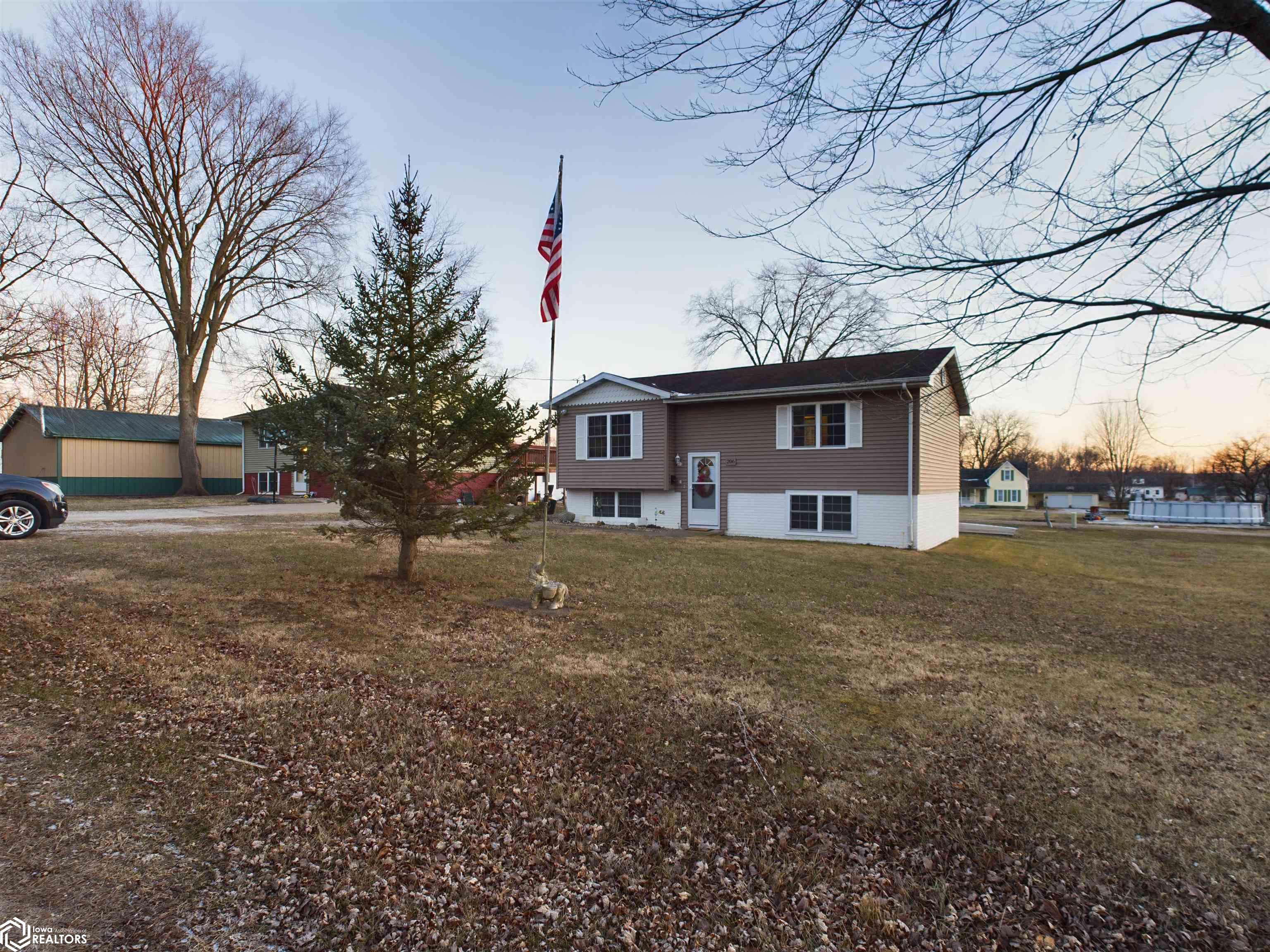 206 Selma Street, Eldon, Iowa image 2