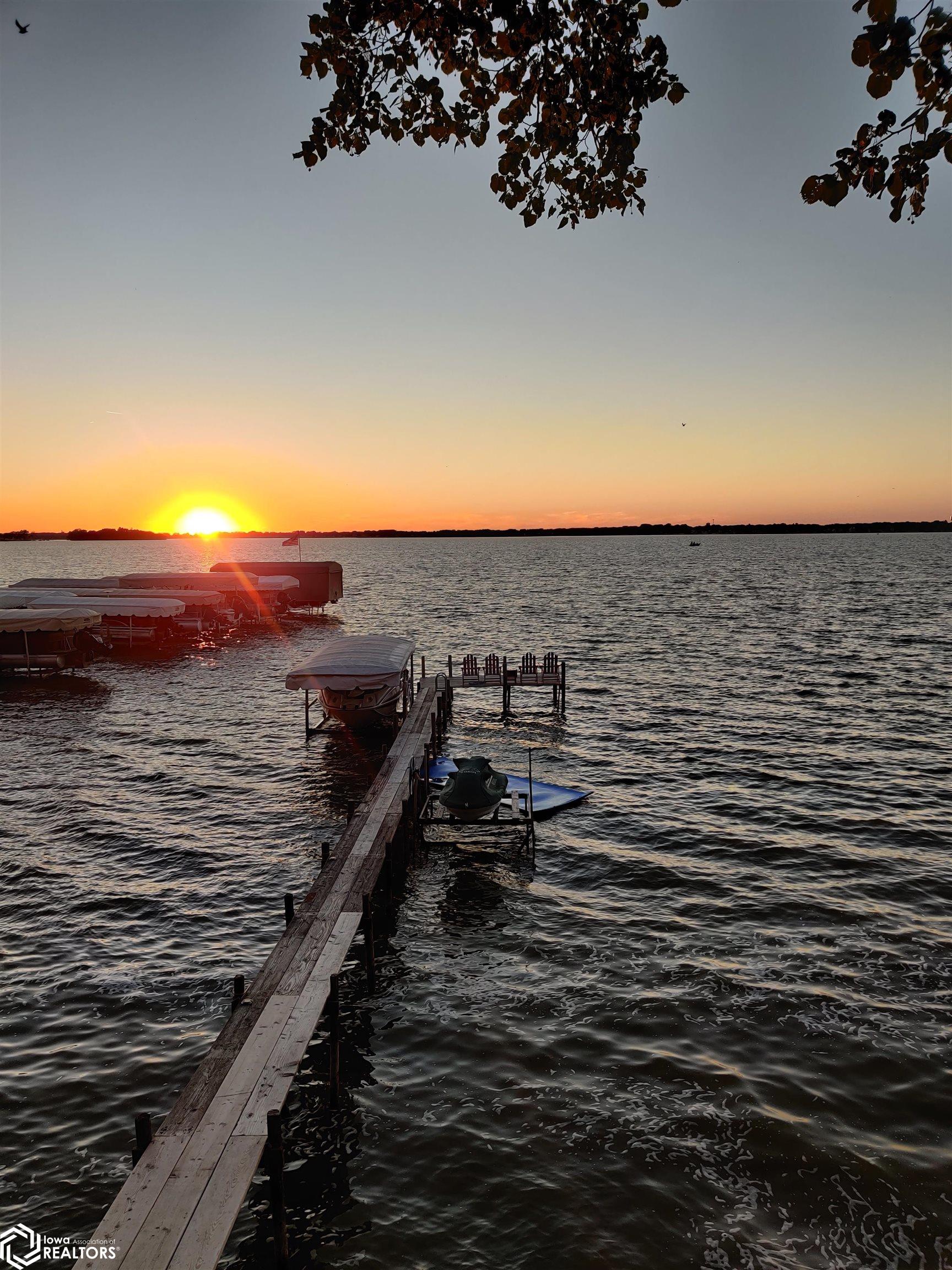 2229 S Lakeview Dr, Clear Lake, Iowa image 40