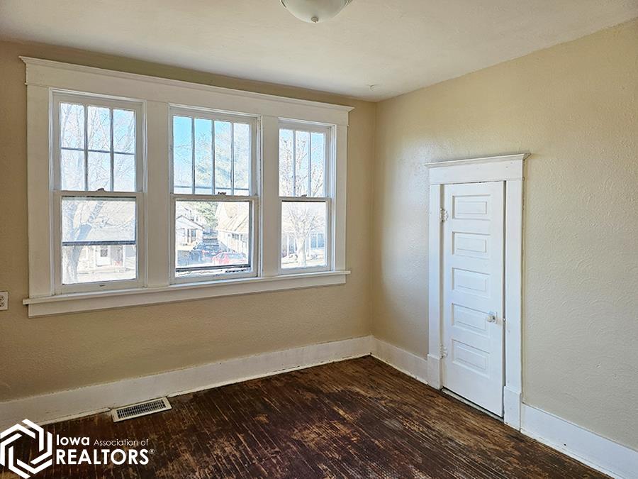 406 N Weller Street, Ottumwa, Iowa image 18