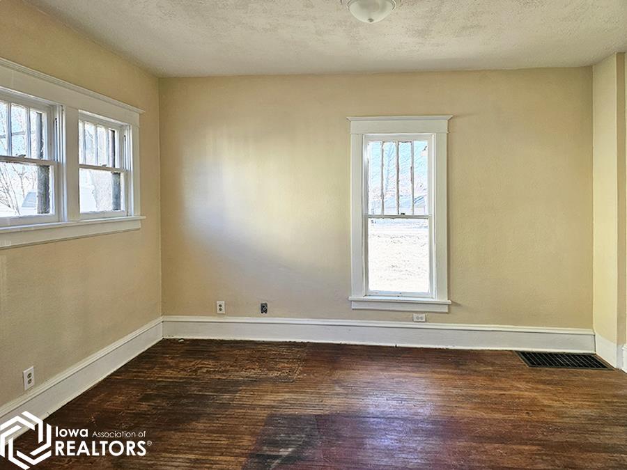 406 N Weller Street, Ottumwa, Iowa image 9