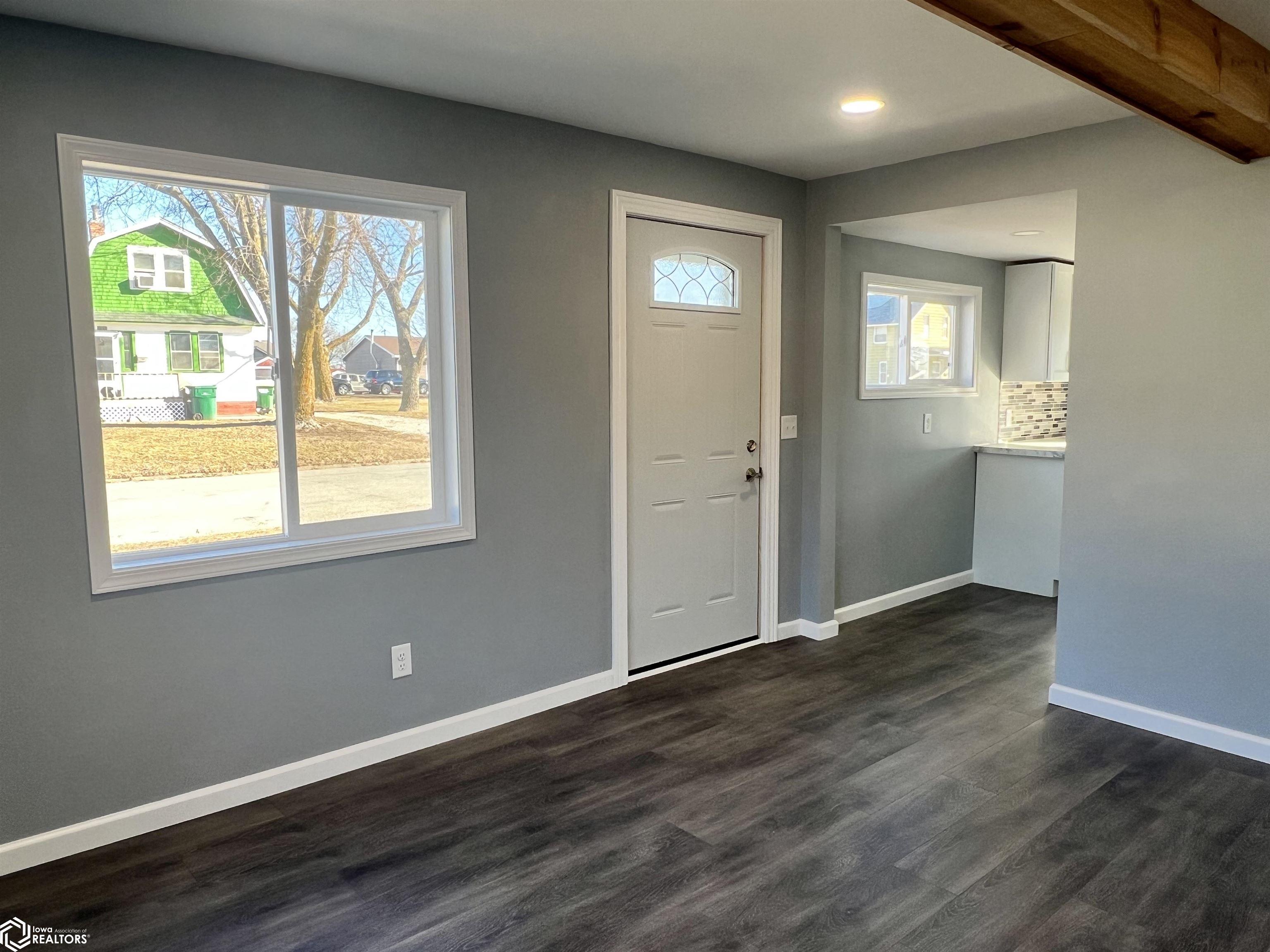 700 S Vine Street, Creston, Iowa image 3