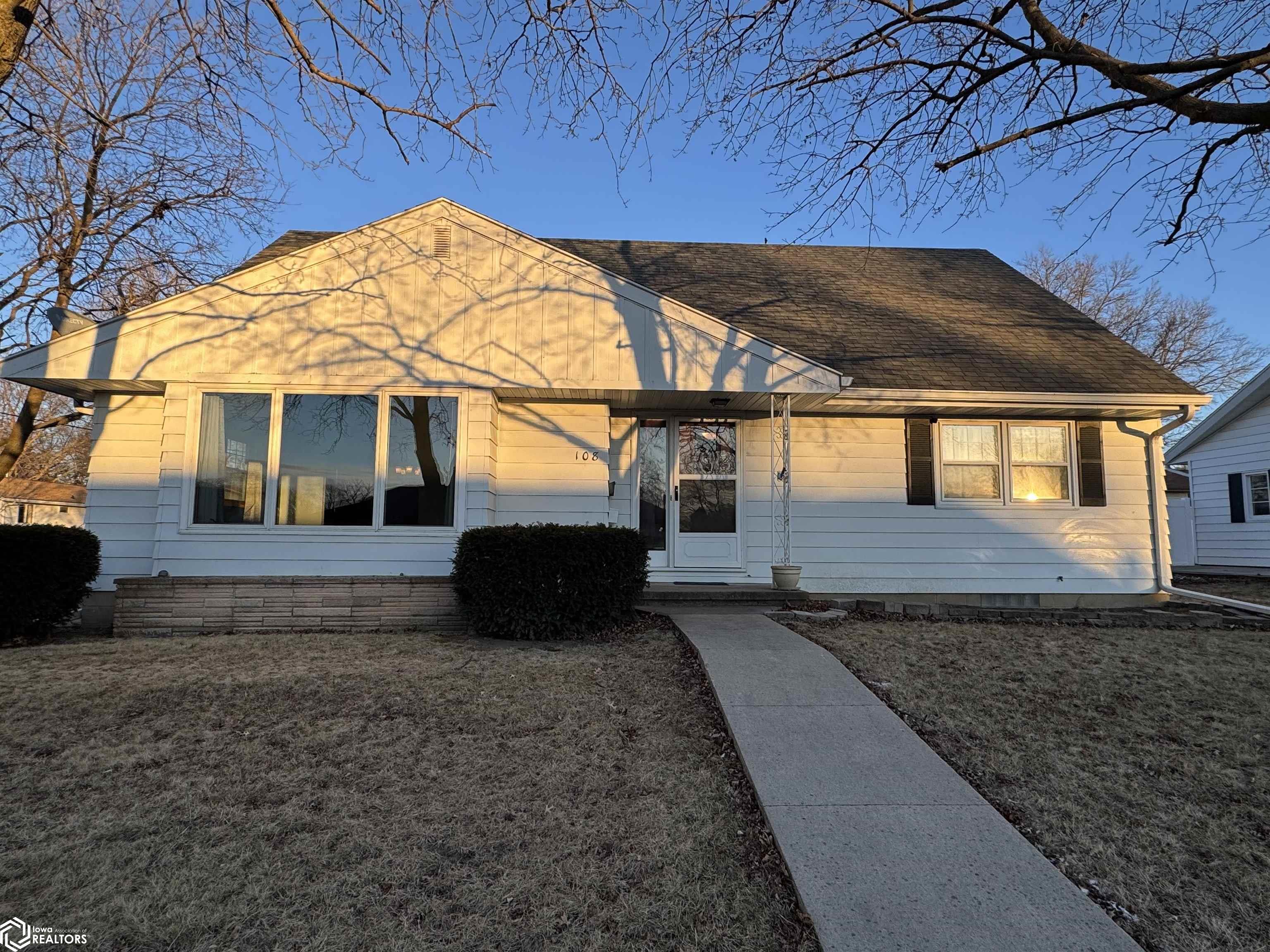 108 Hillcrest, Reinbeck, Iowa image 2