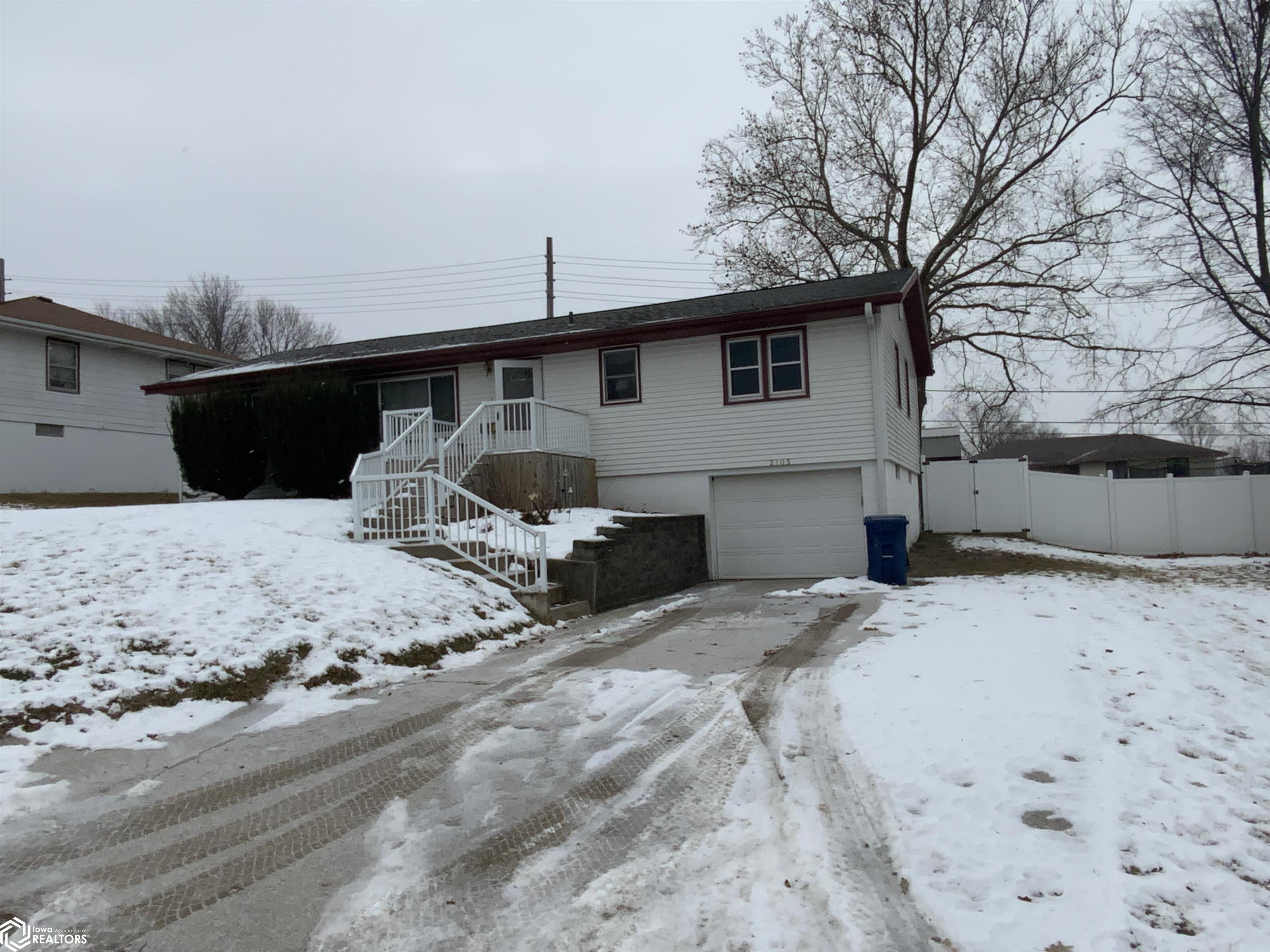 2105 Ridgeway Drive, Denison, Iowa image 2