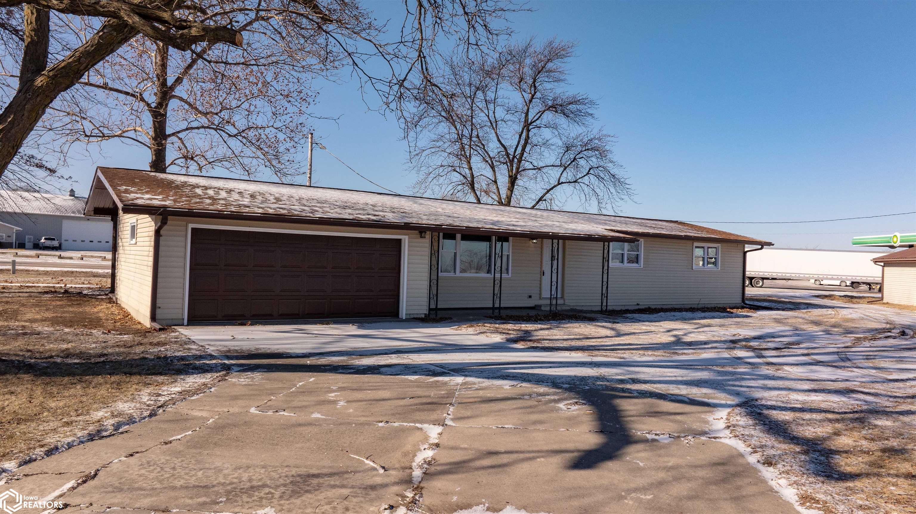 203 1st Street, Batavia, Iowa image 1