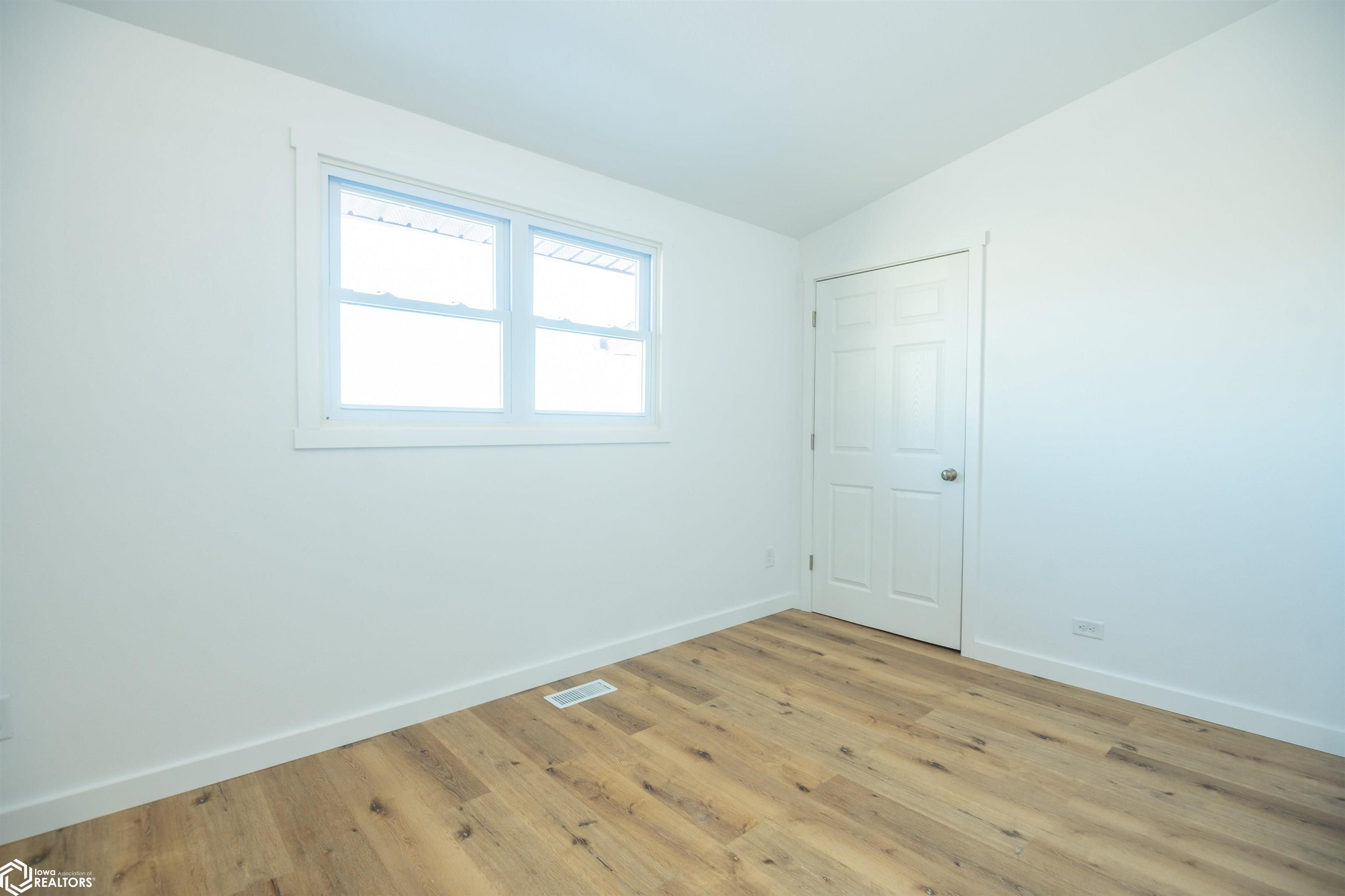203 1st Street, Batavia, Iowa image 22