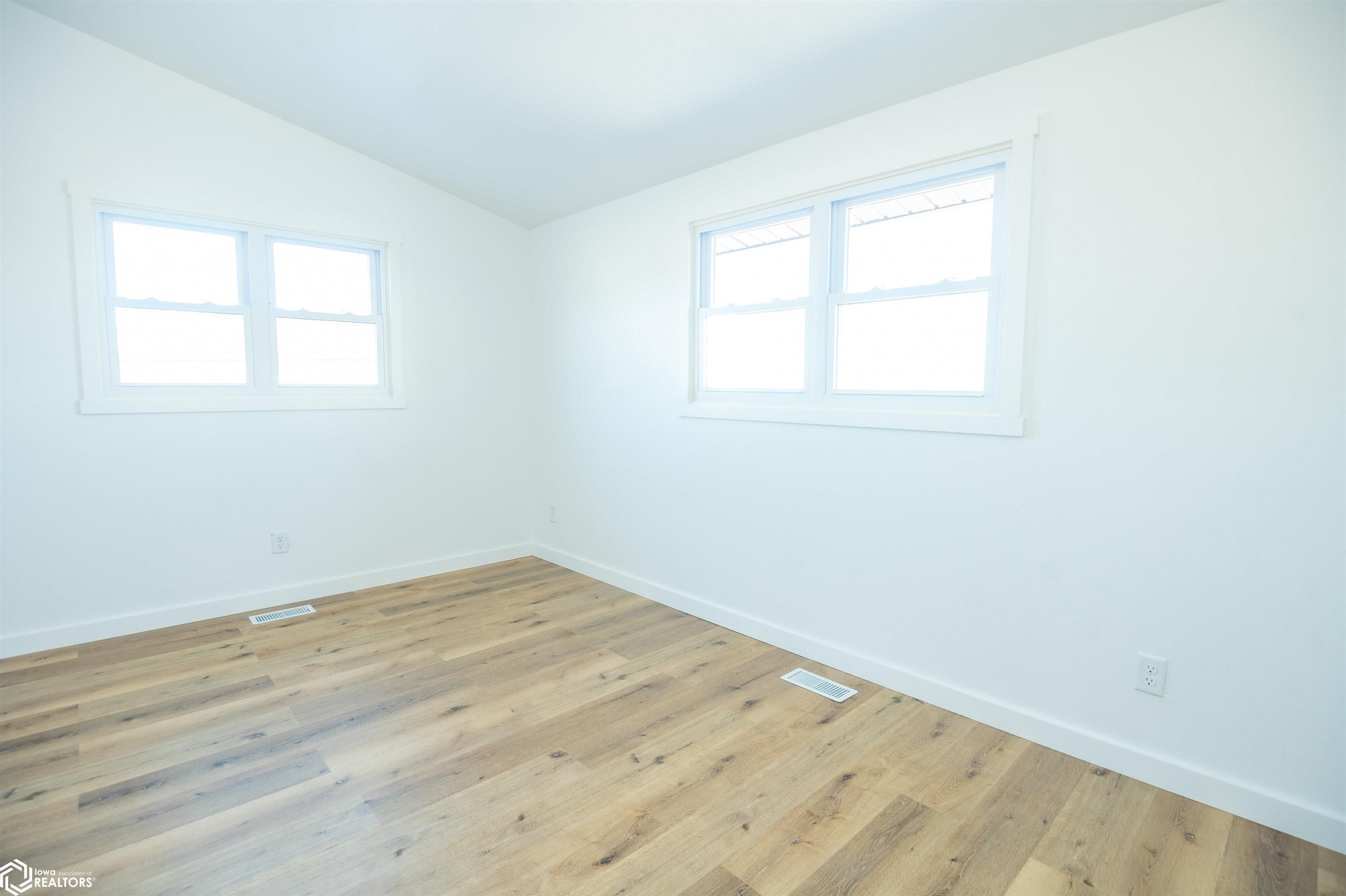 203 1st Street, Batavia, Iowa image 23