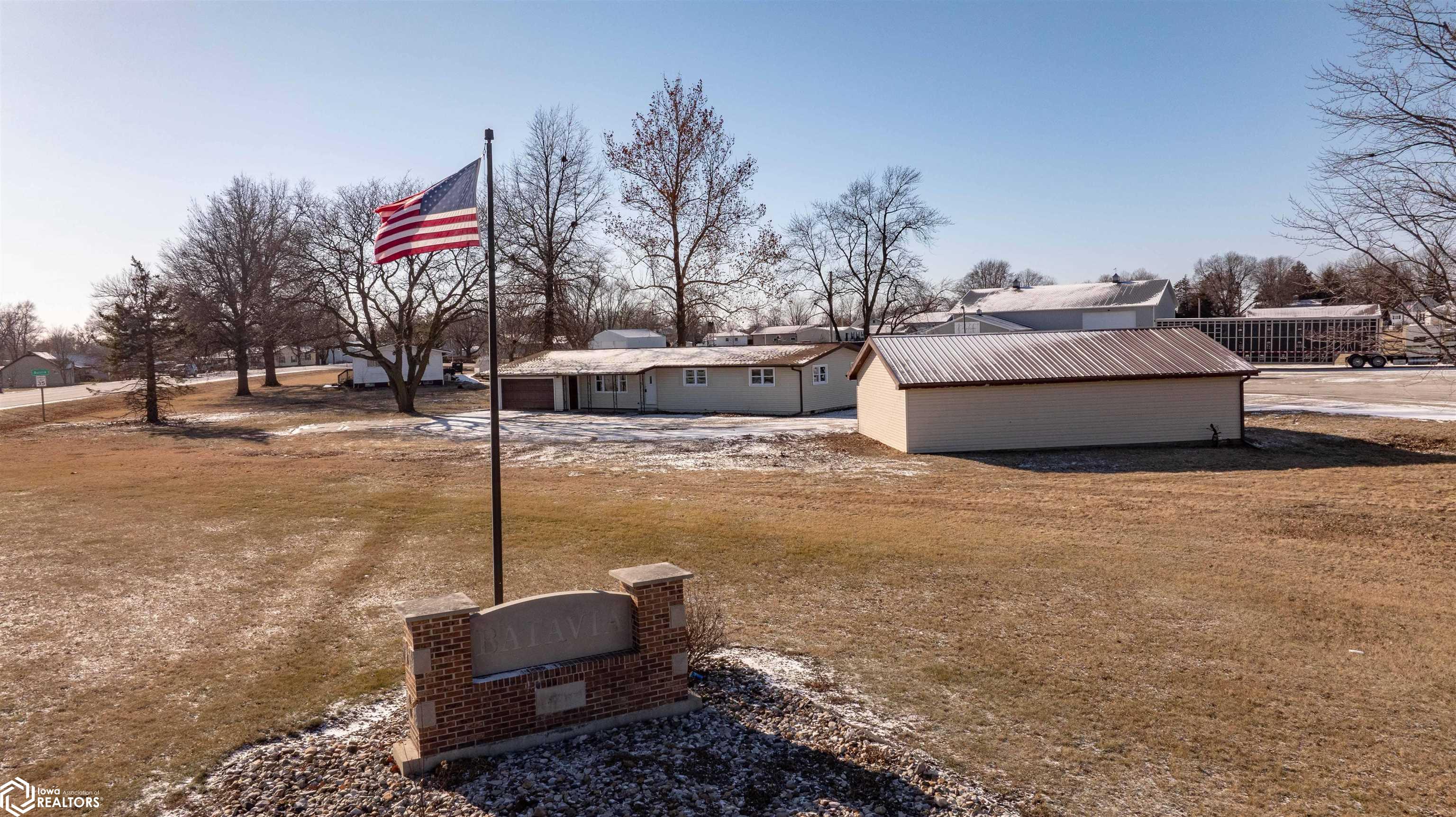 203 1st Street, Batavia, Iowa image 8