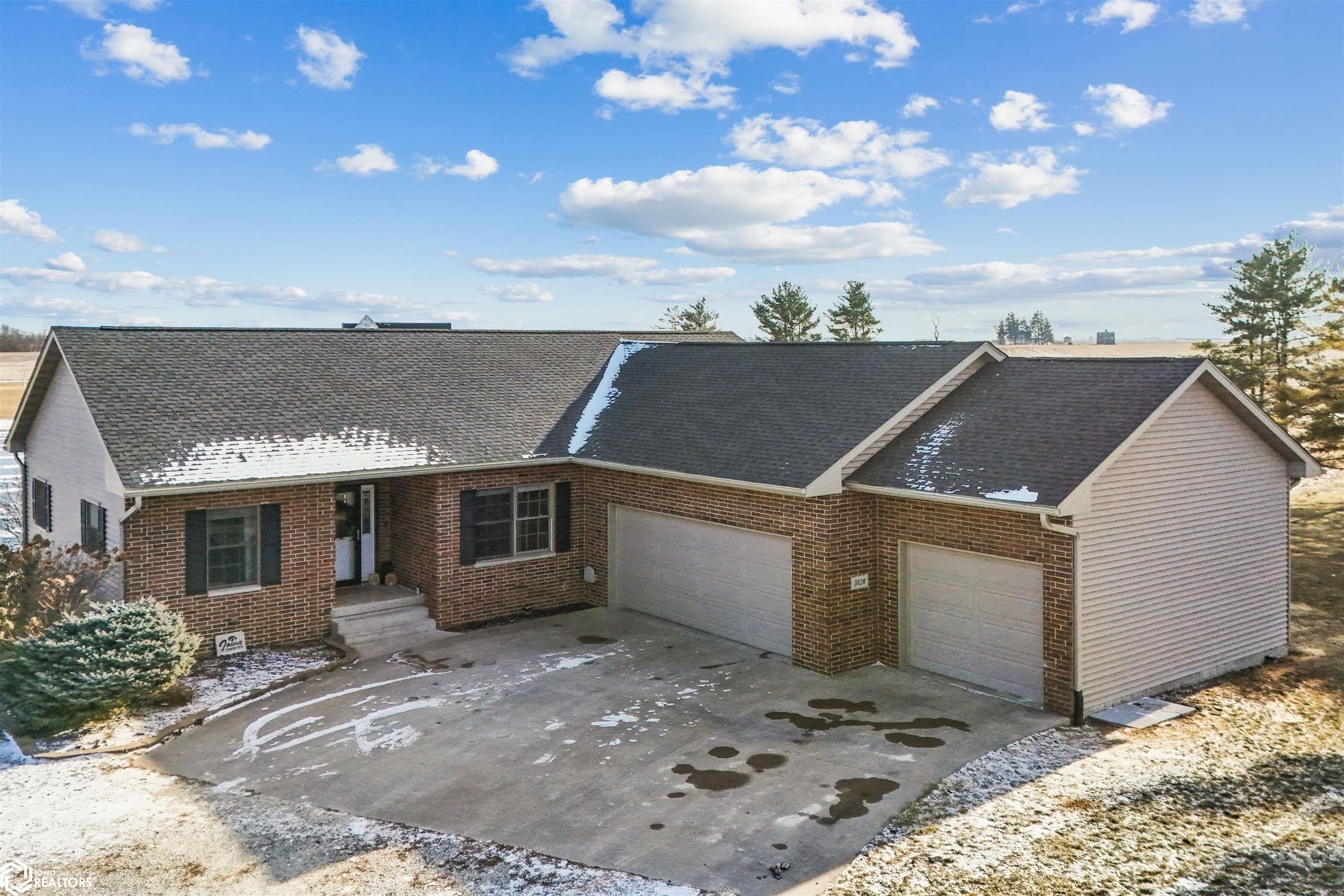 1028 Terrace Lake Lane, Crawfordsville, Iowa image 1