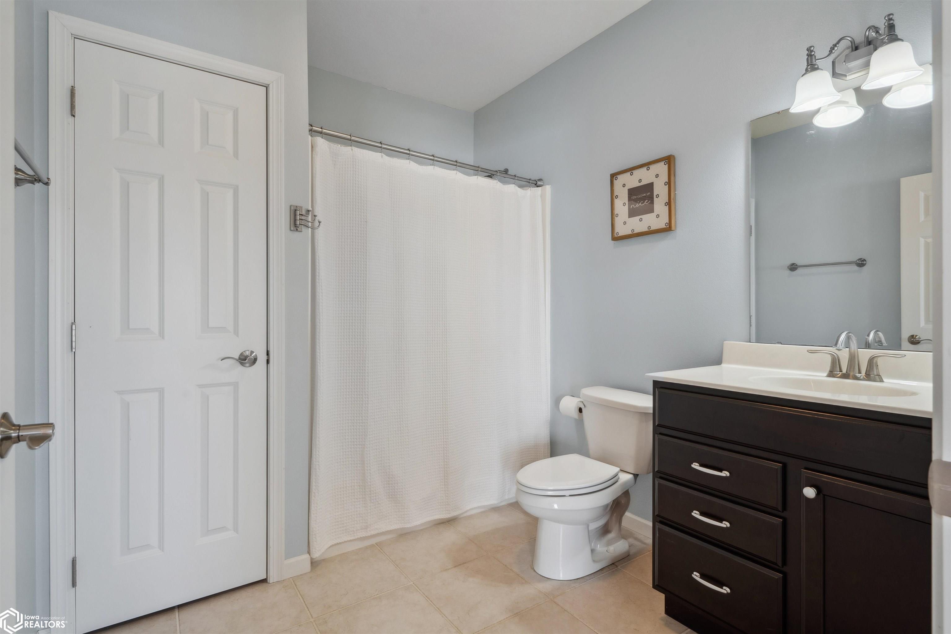 1028 Terrace Lake Lane, Crawfordsville, Iowa image 32