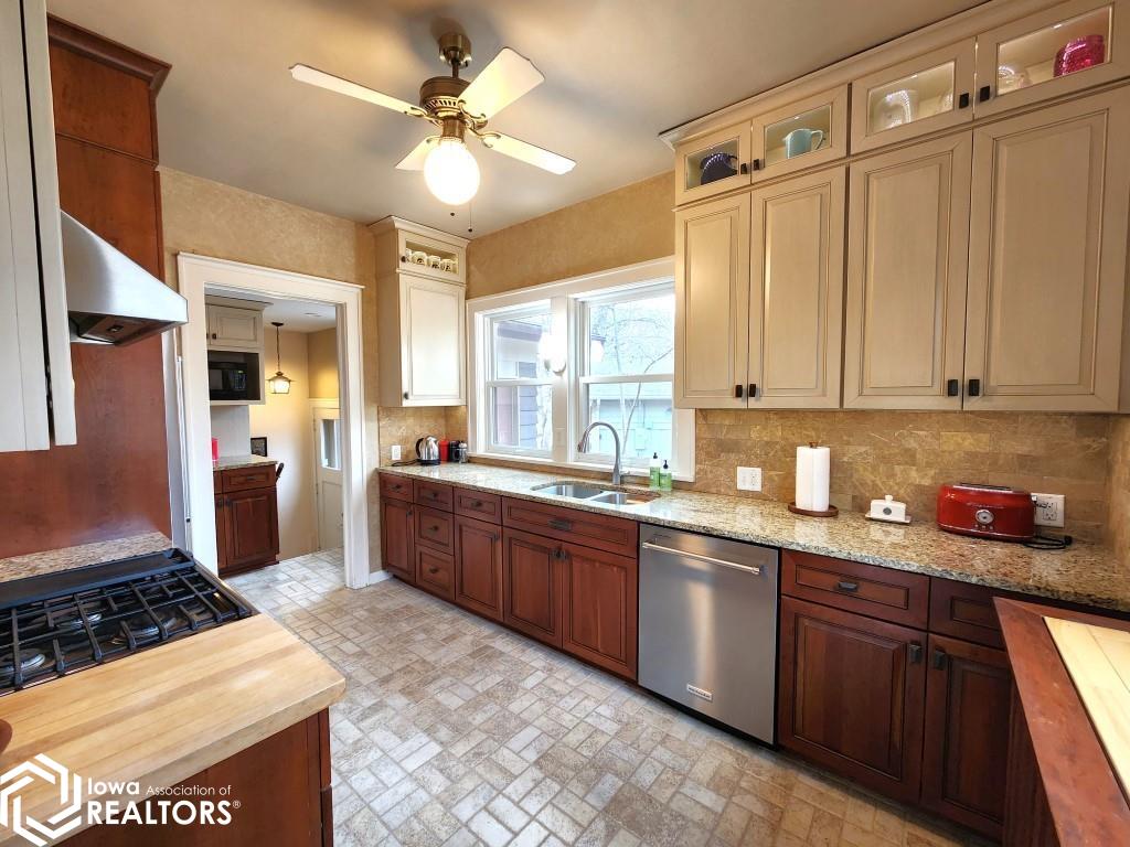 104 River Heights Drive, Mason City, Iowa image 9