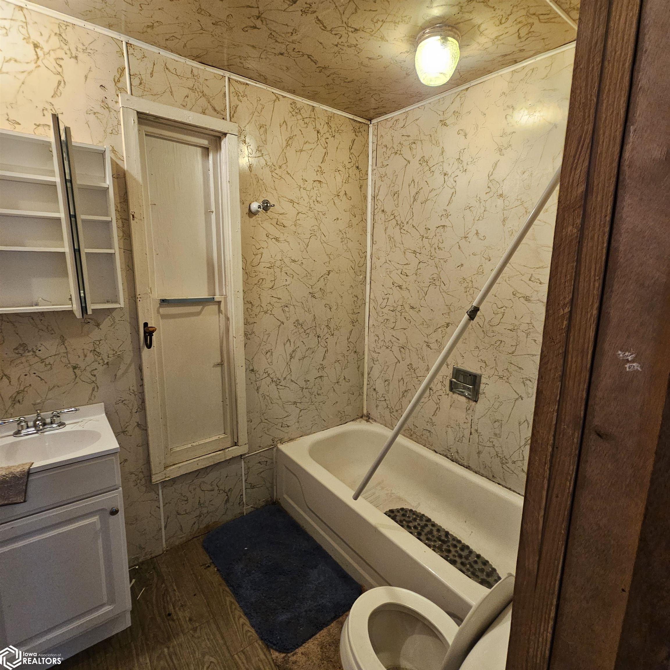 805 W Howard Street, Creston, Iowa image 12