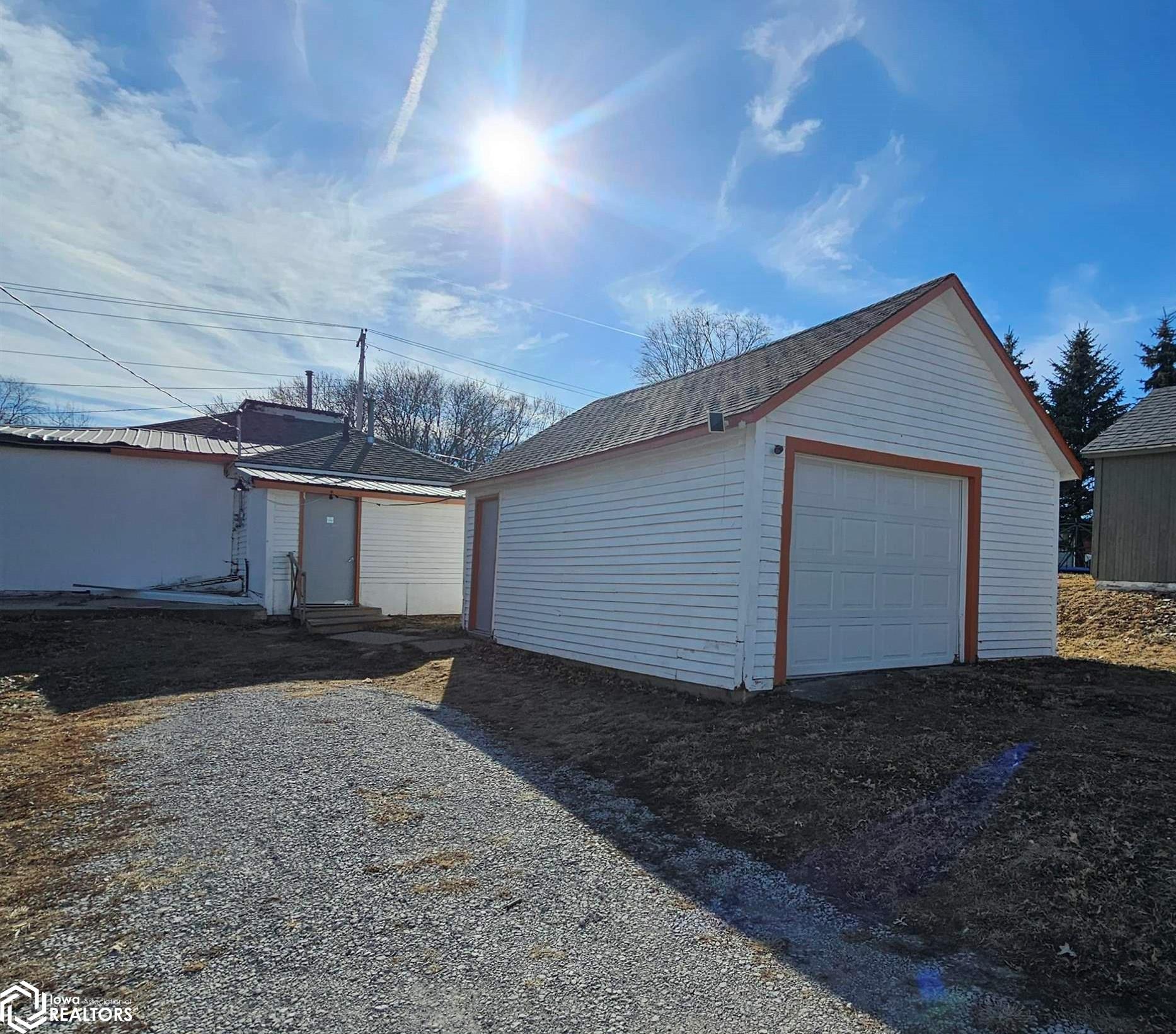 805 W Howard Street, Creston, Iowa image 4