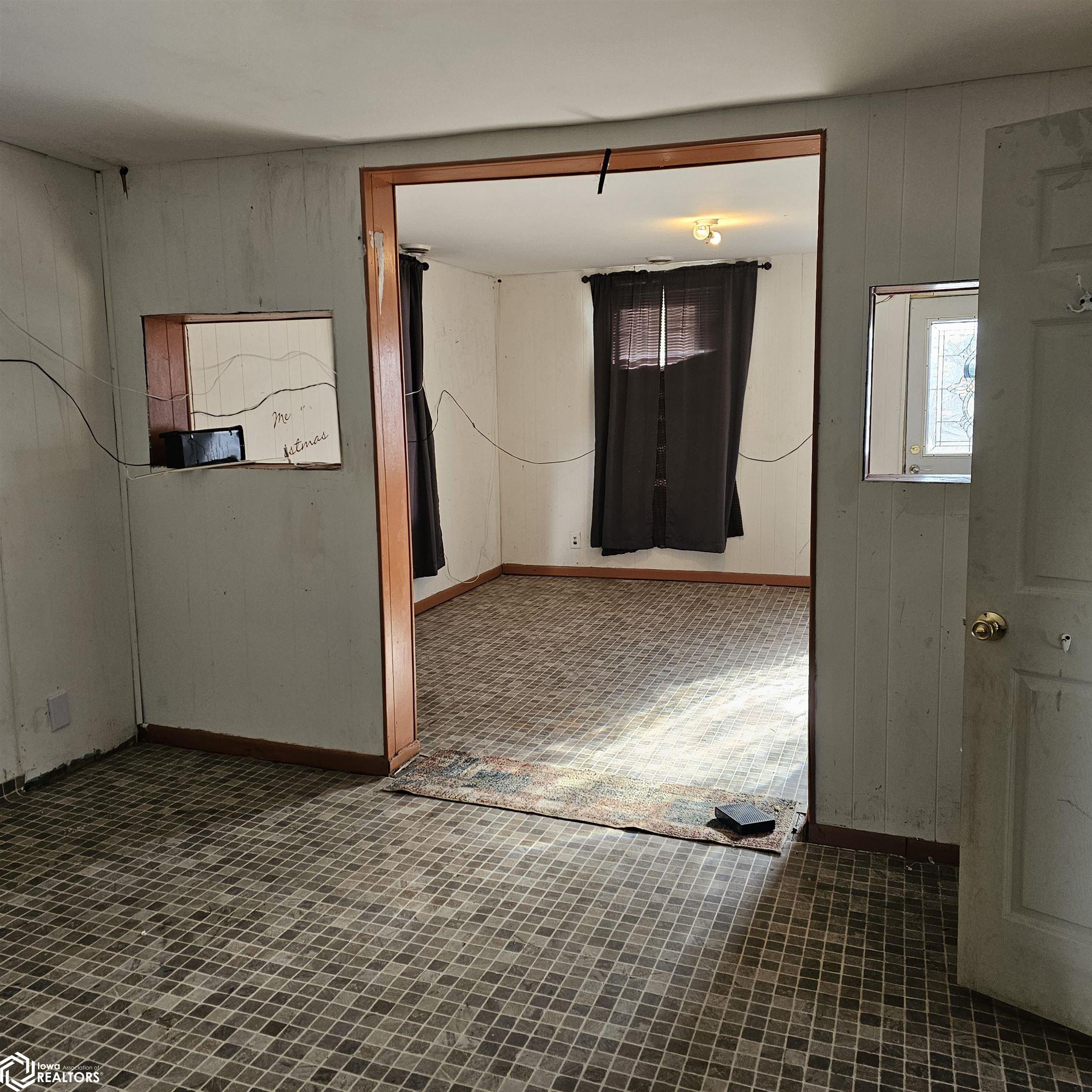805 W Howard Street, Creston, Iowa image 5
