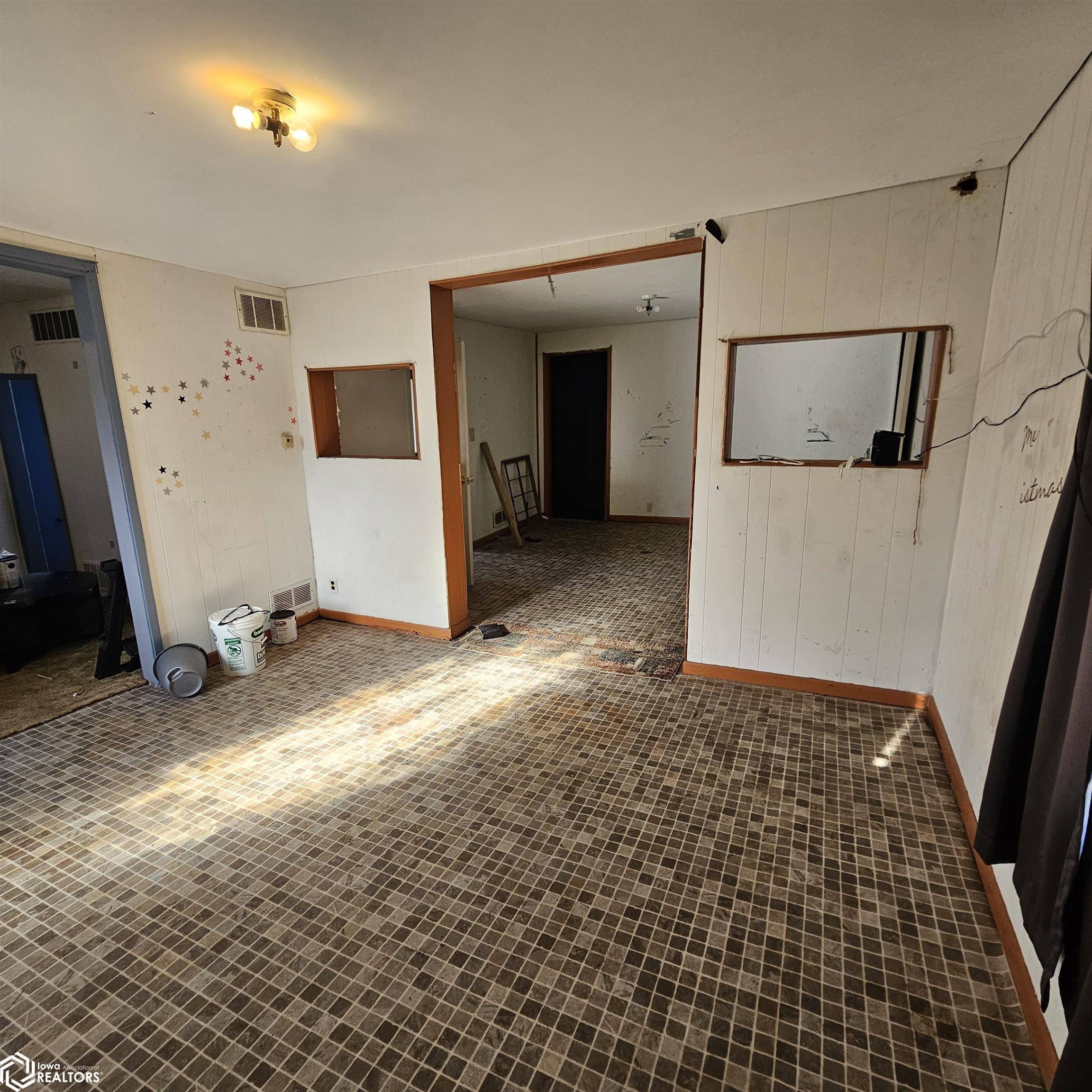 805 W Howard Street, Creston, Iowa image 7