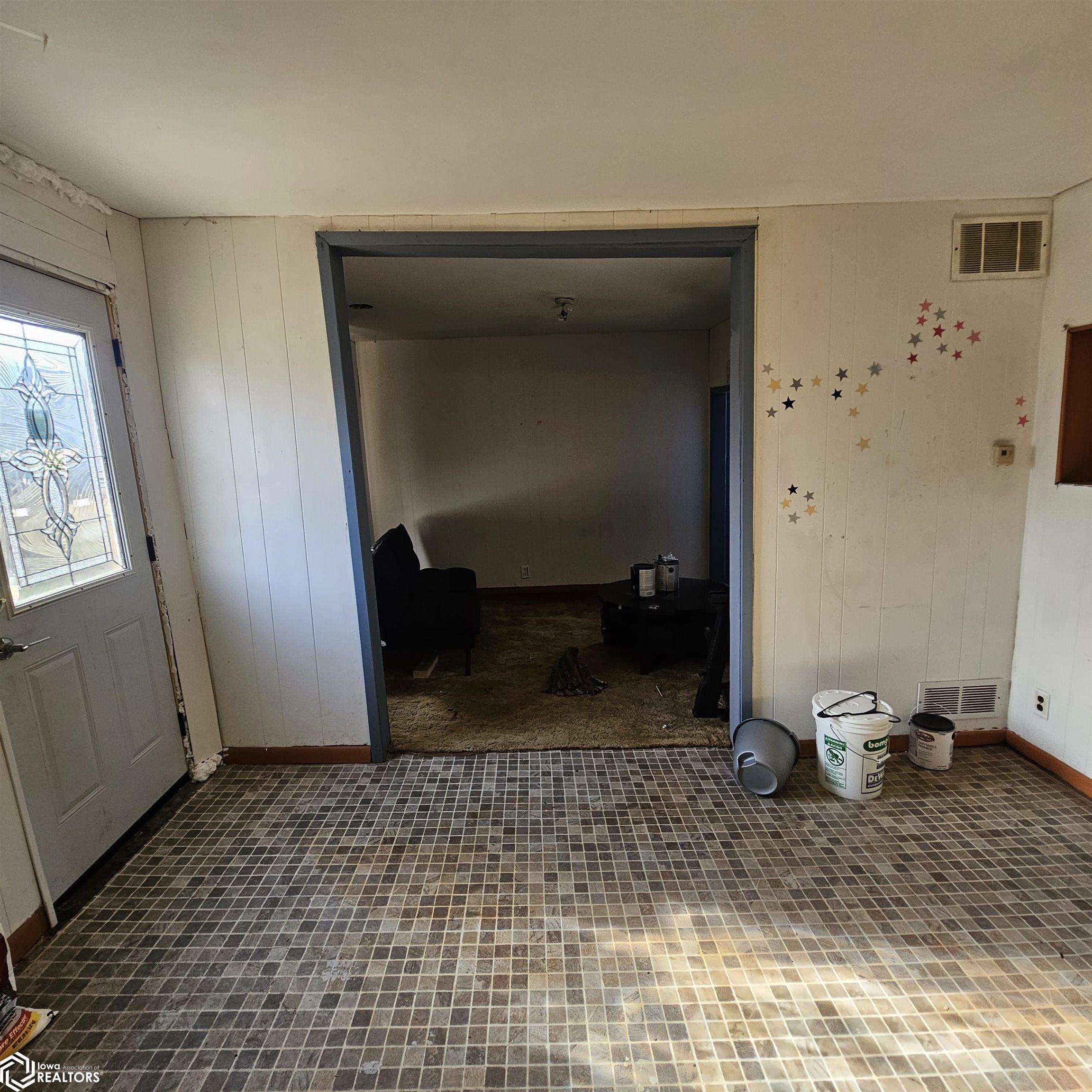 805 W Howard Street, Creston, Iowa image 8