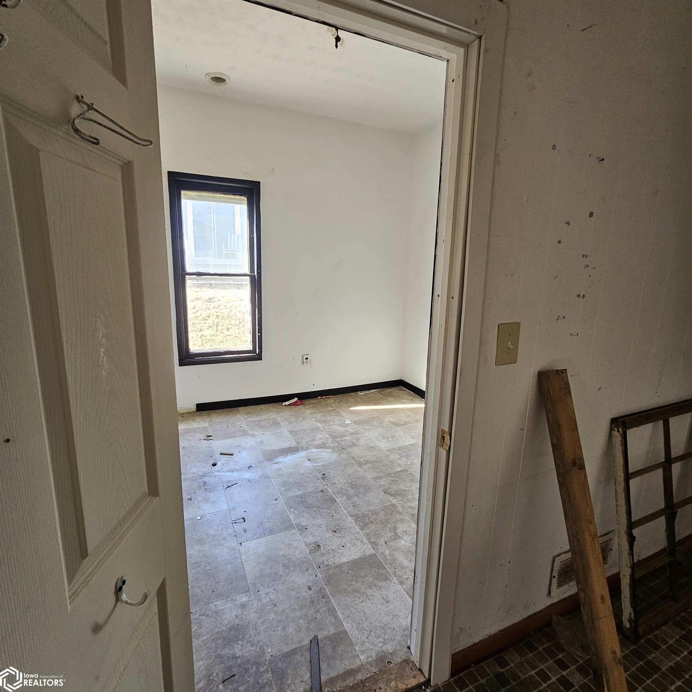 805 W Howard Street, Creston, Iowa image 9