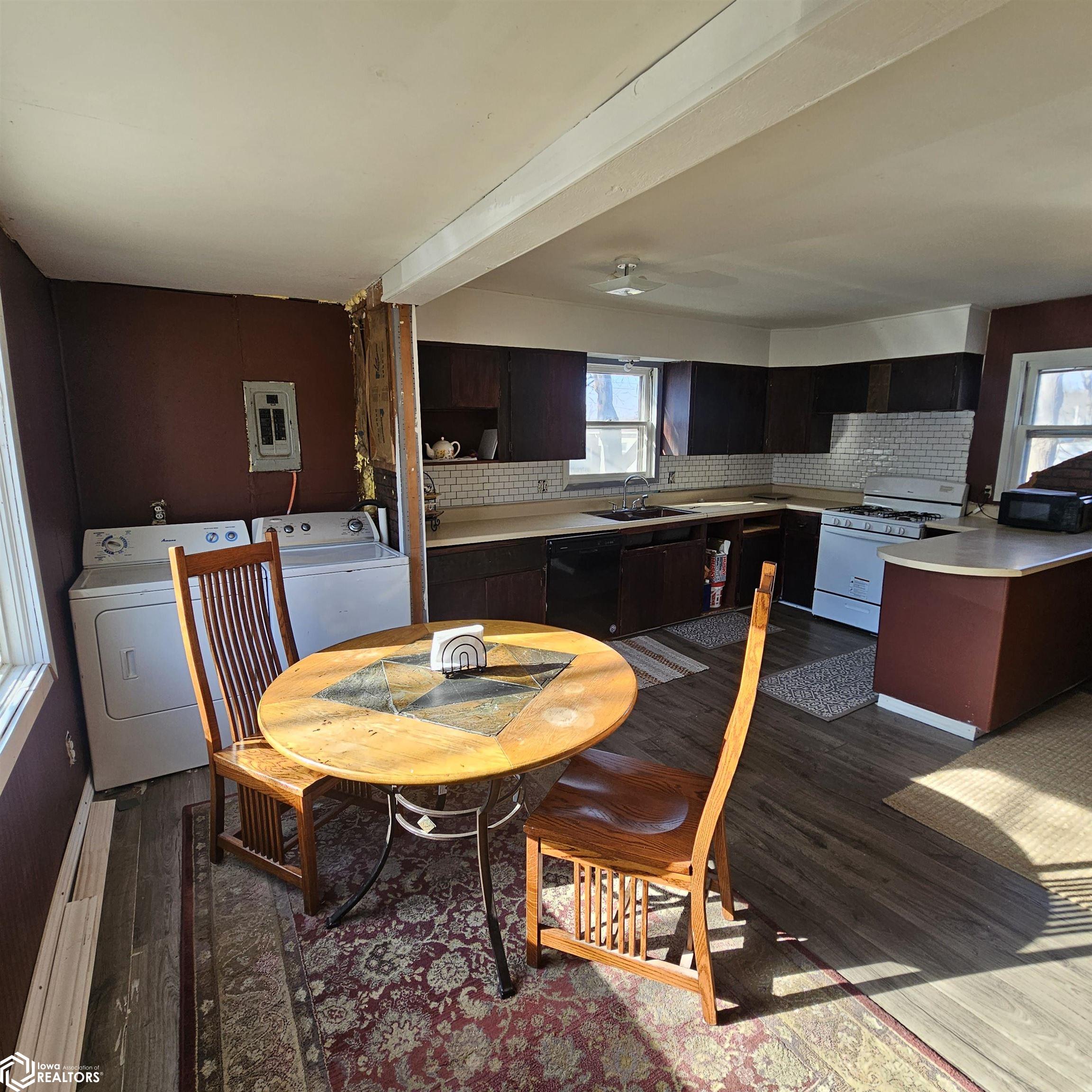 414 N Sycamore Street, Creston, Iowa image 5
